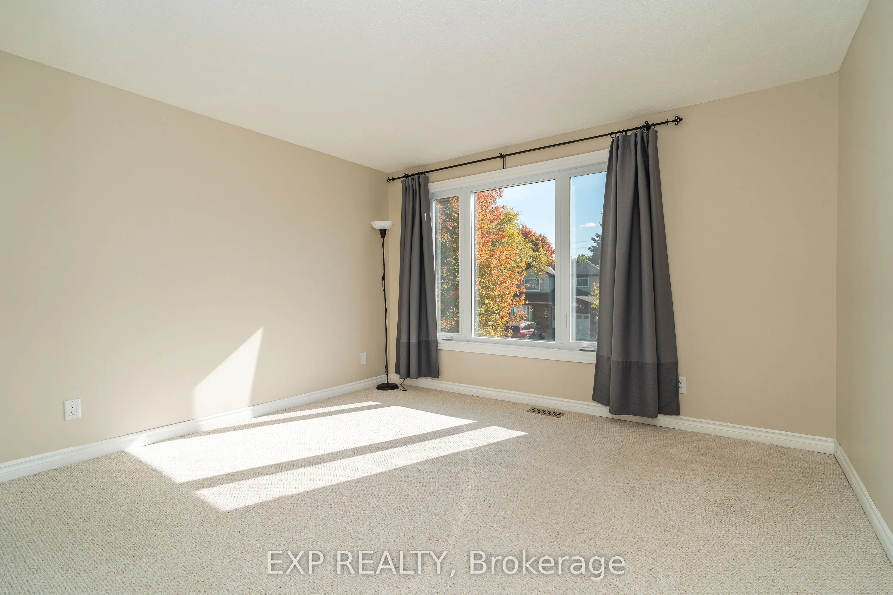32 Maple View Crescent
