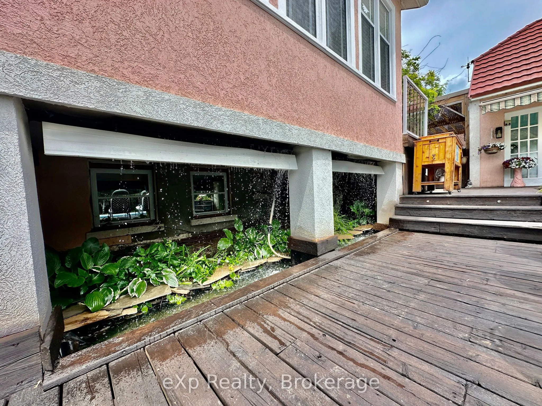 85 10th Street