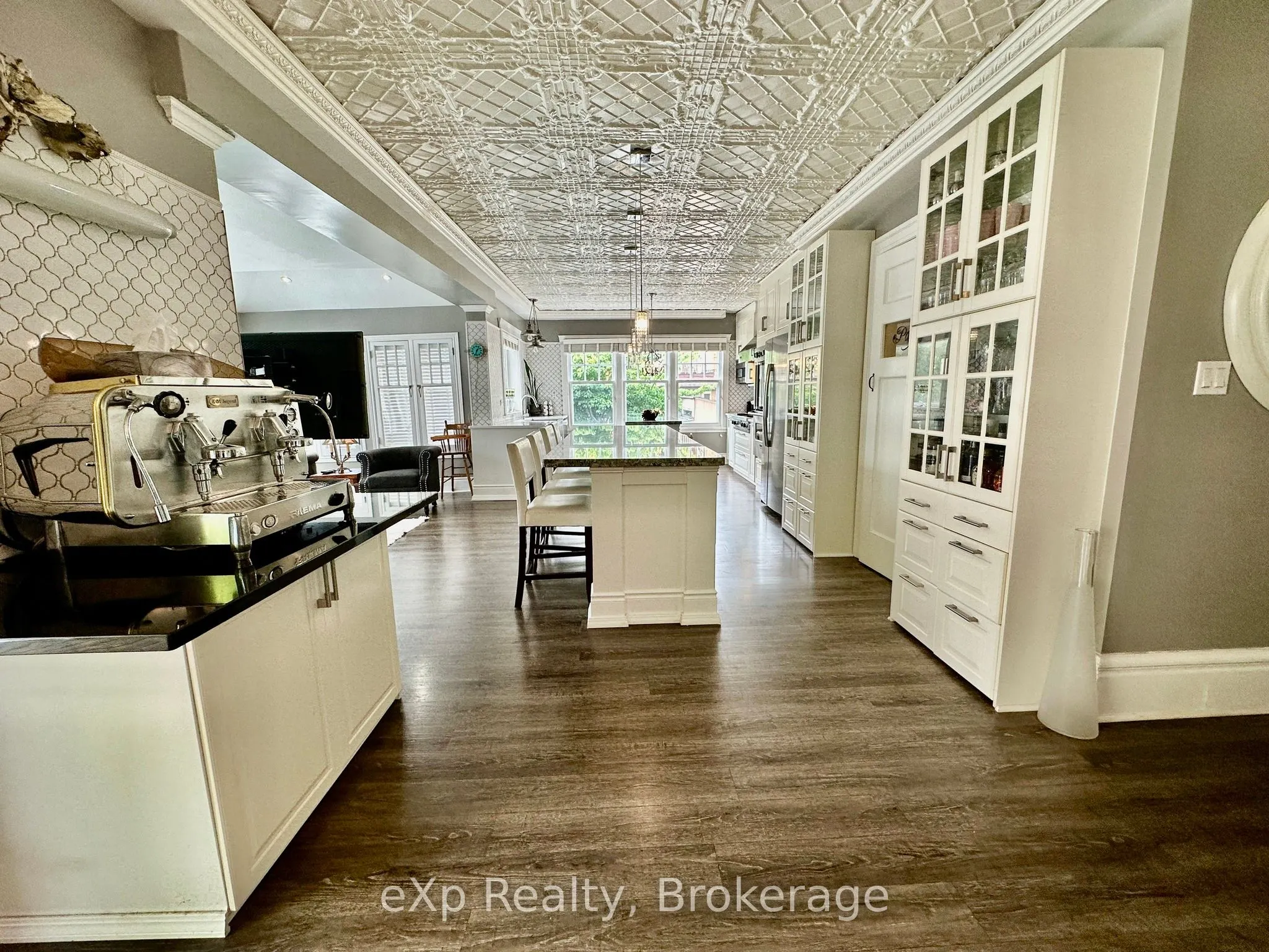 85 10th Street