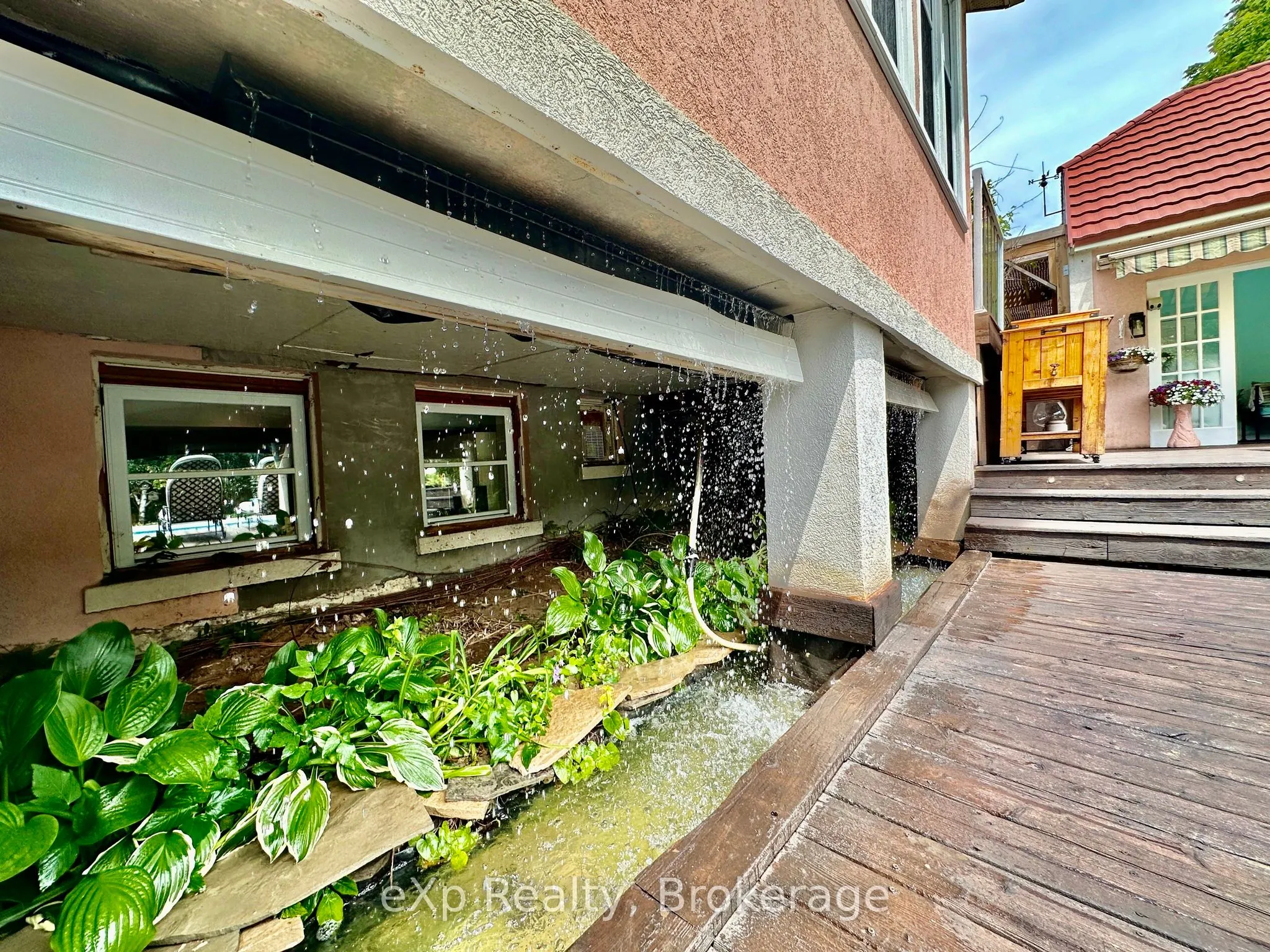 85 10th Street