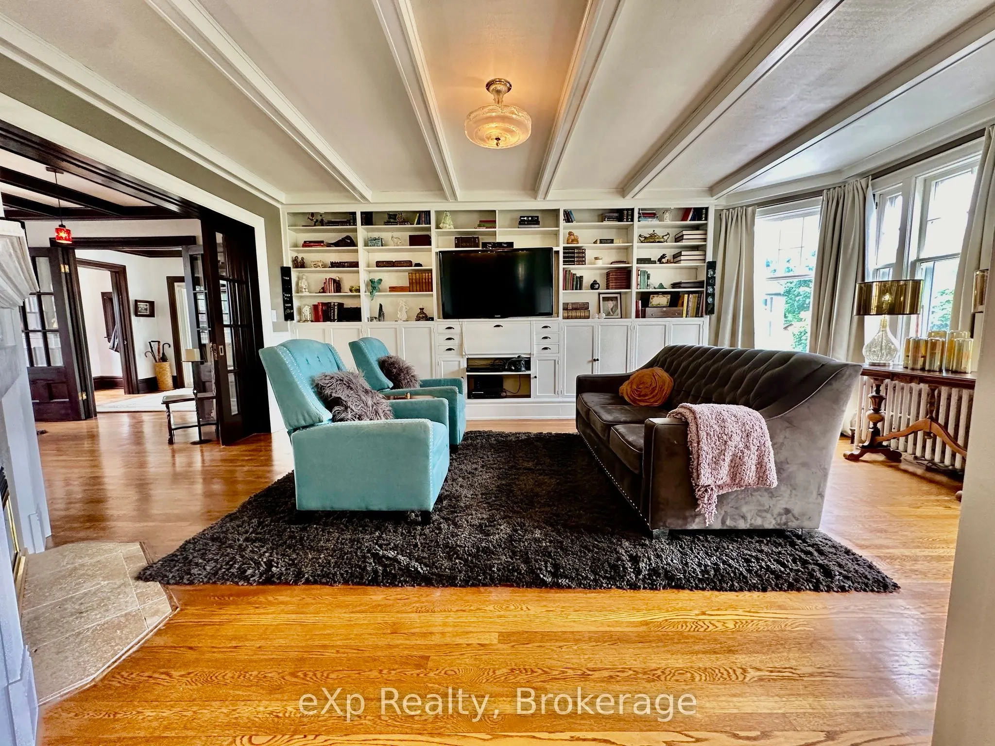 85 10th Street