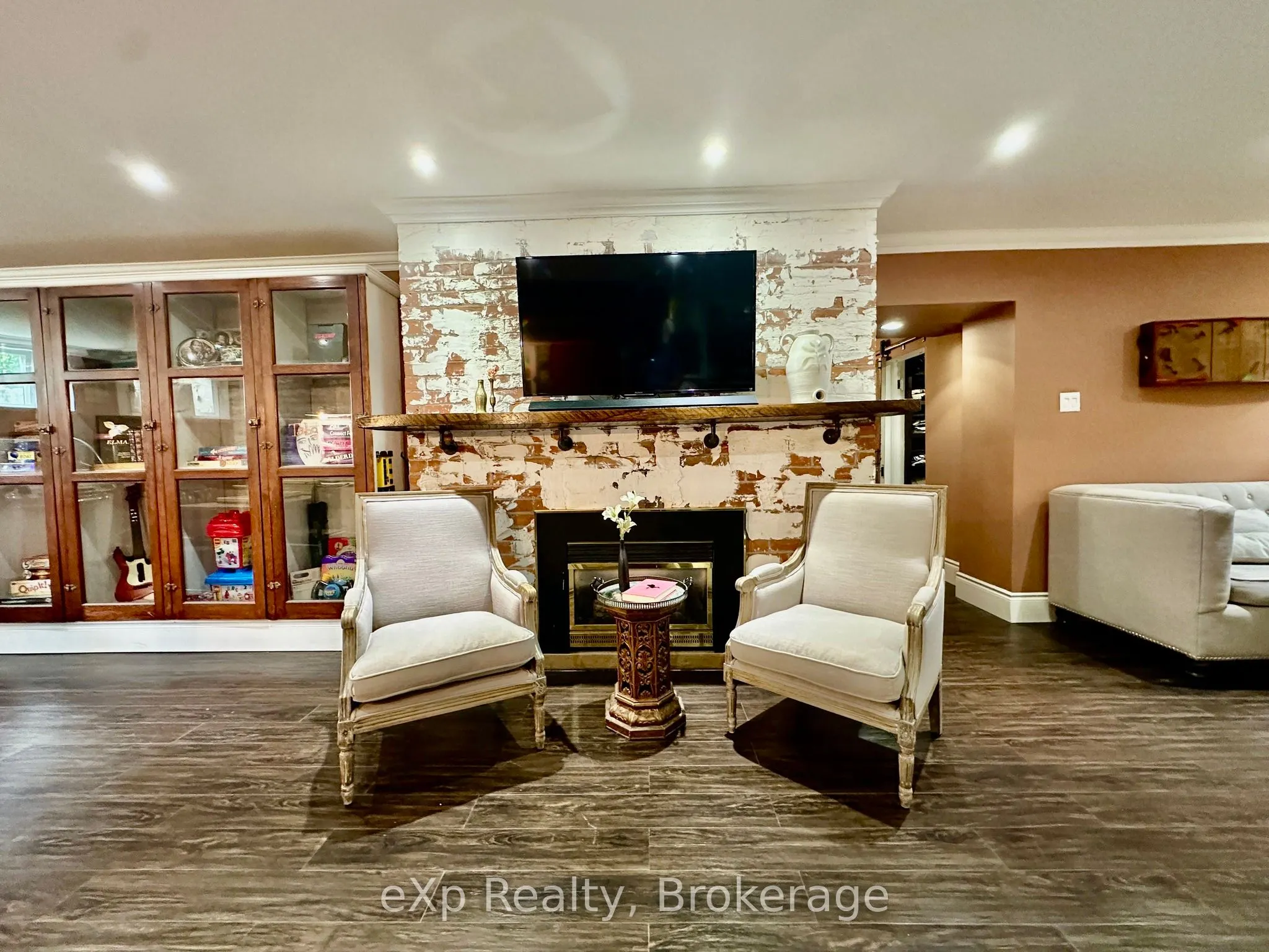85 10th Street