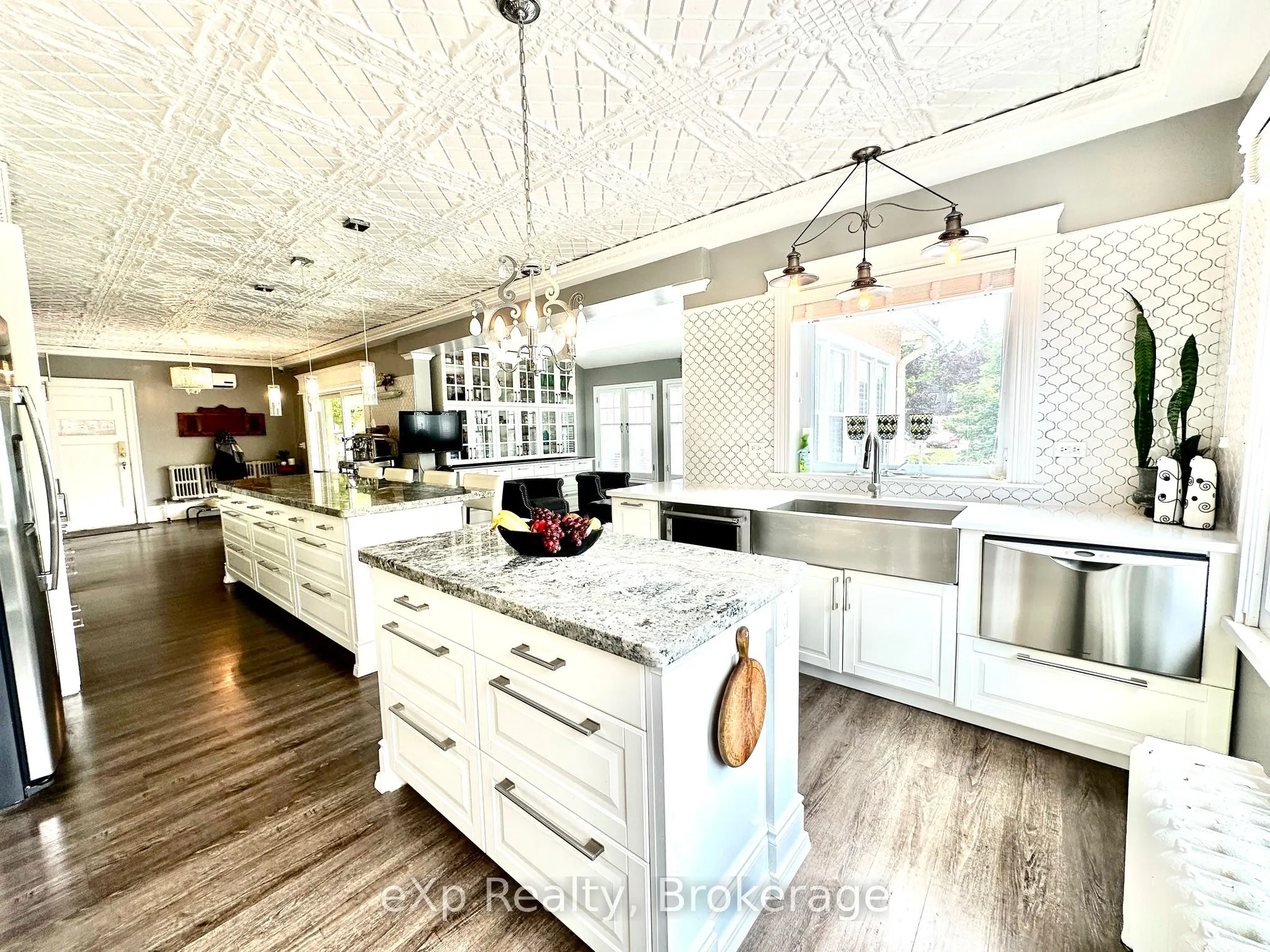 85 10th Street