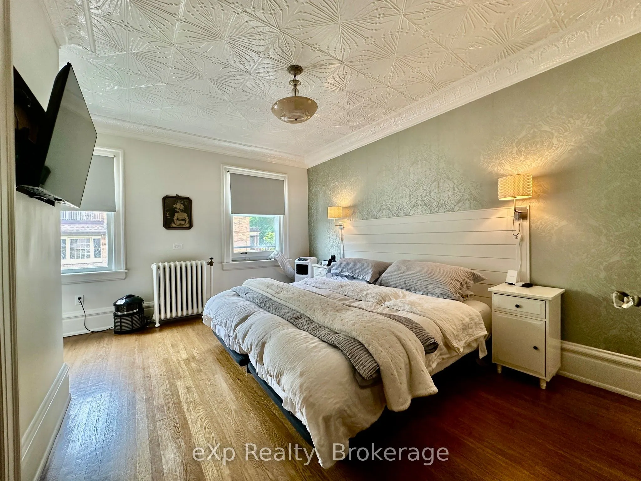 85 10th Street