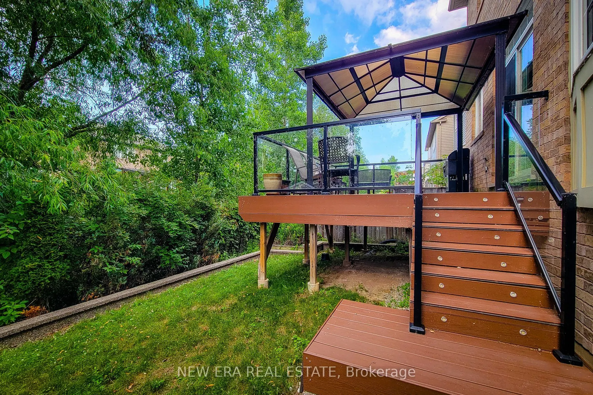 128 Montreal Circle
