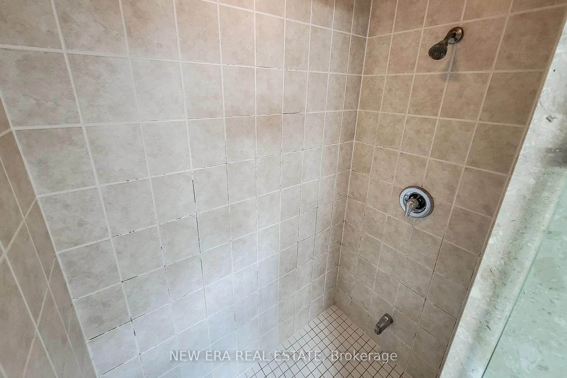 128 Montreal Circle