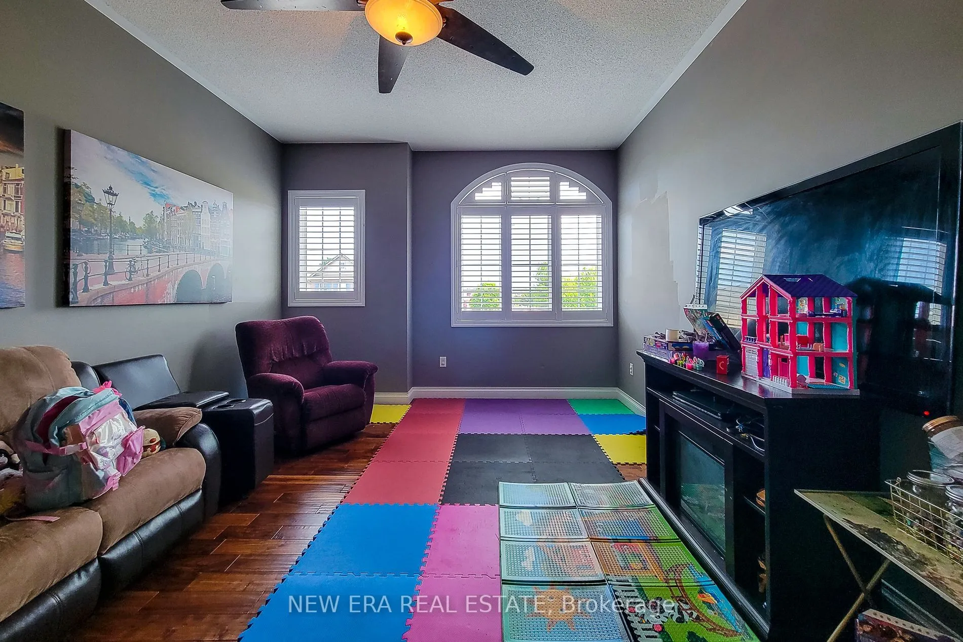 128 Montreal Circle