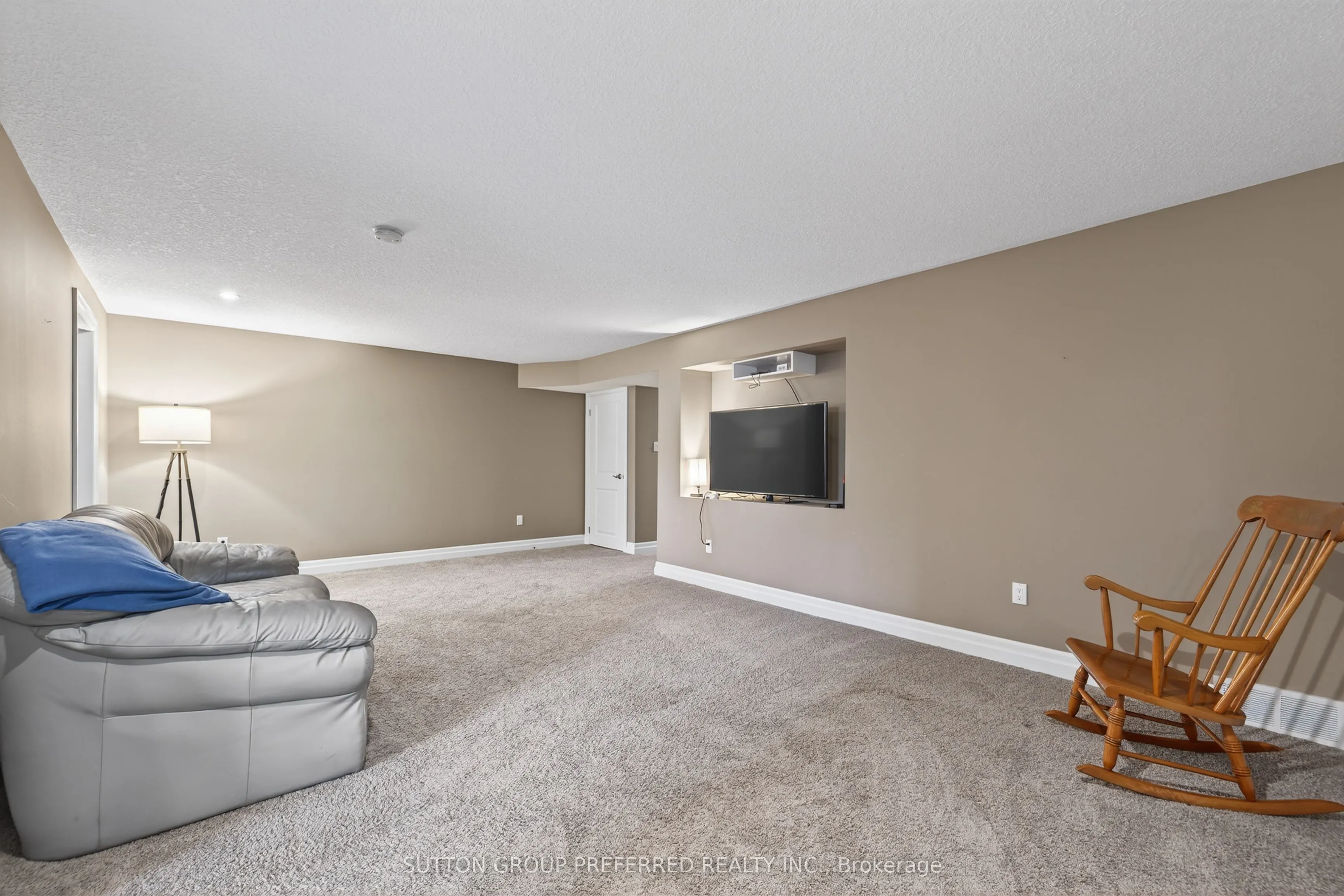 4700 Hamilton Road, #6
