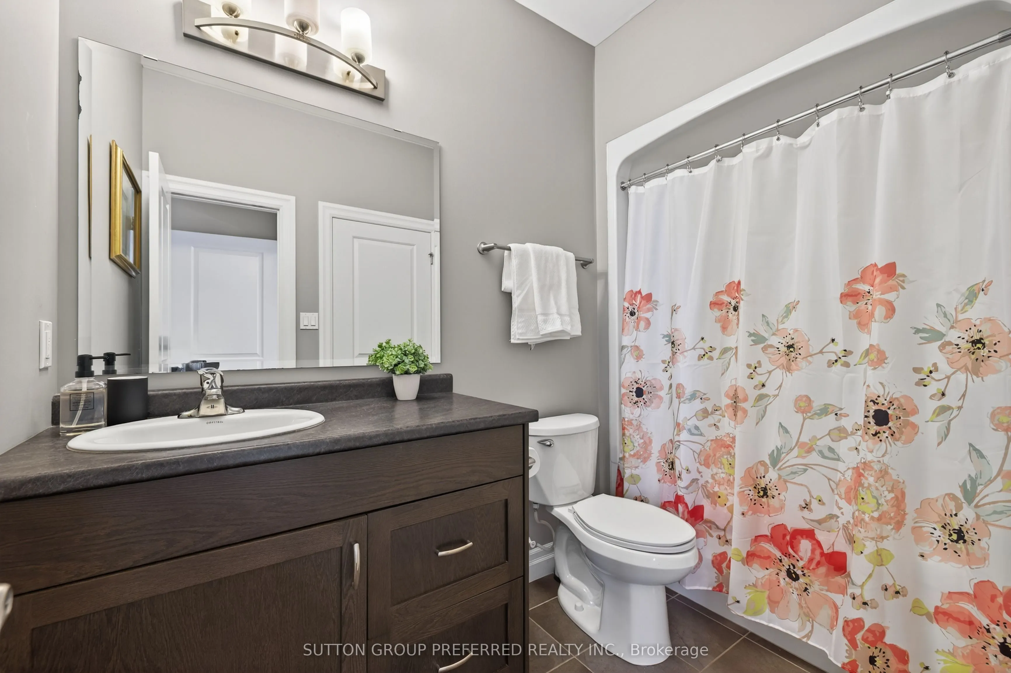 4700 Hamilton Road, #6