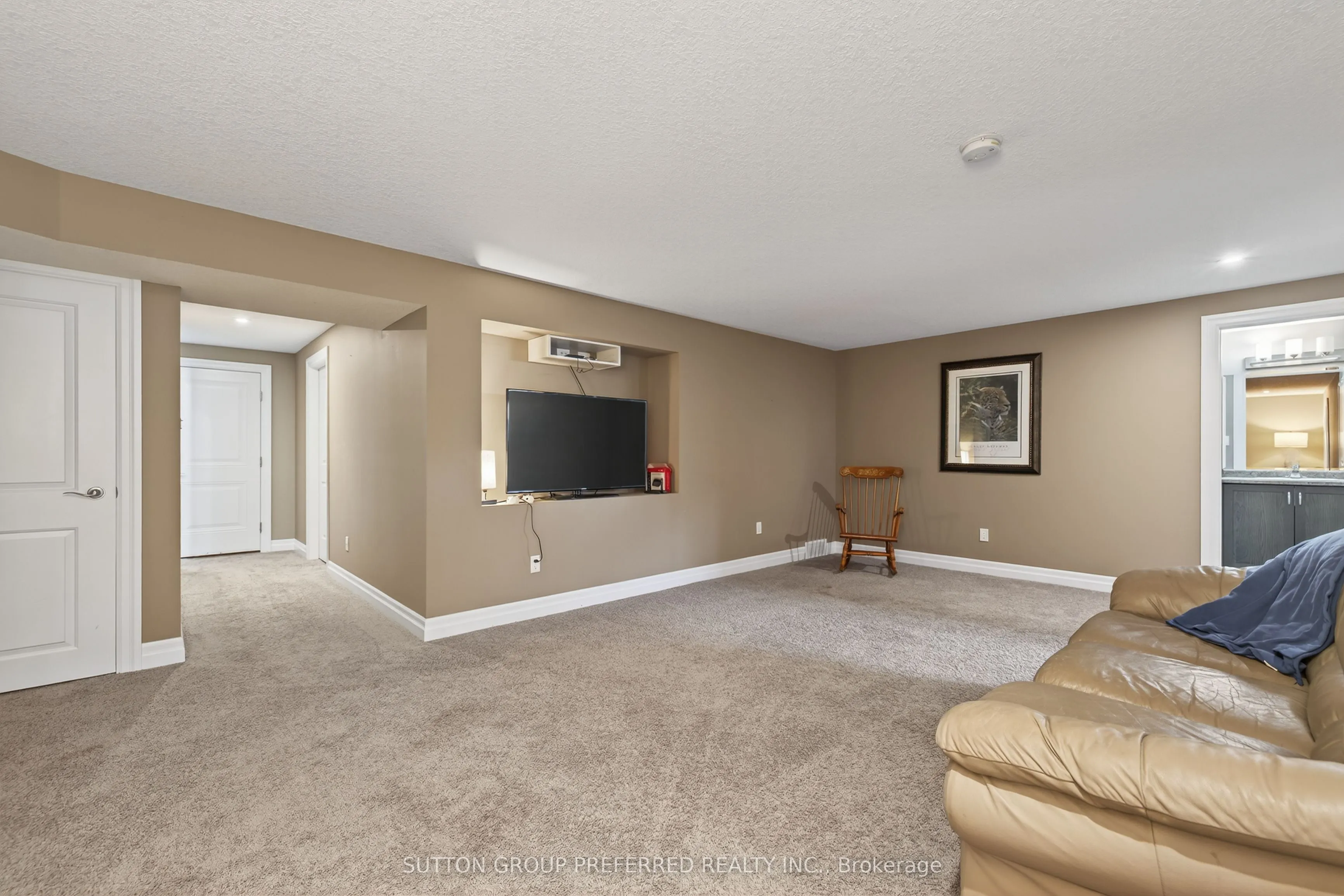 4700 Hamilton Road, #6