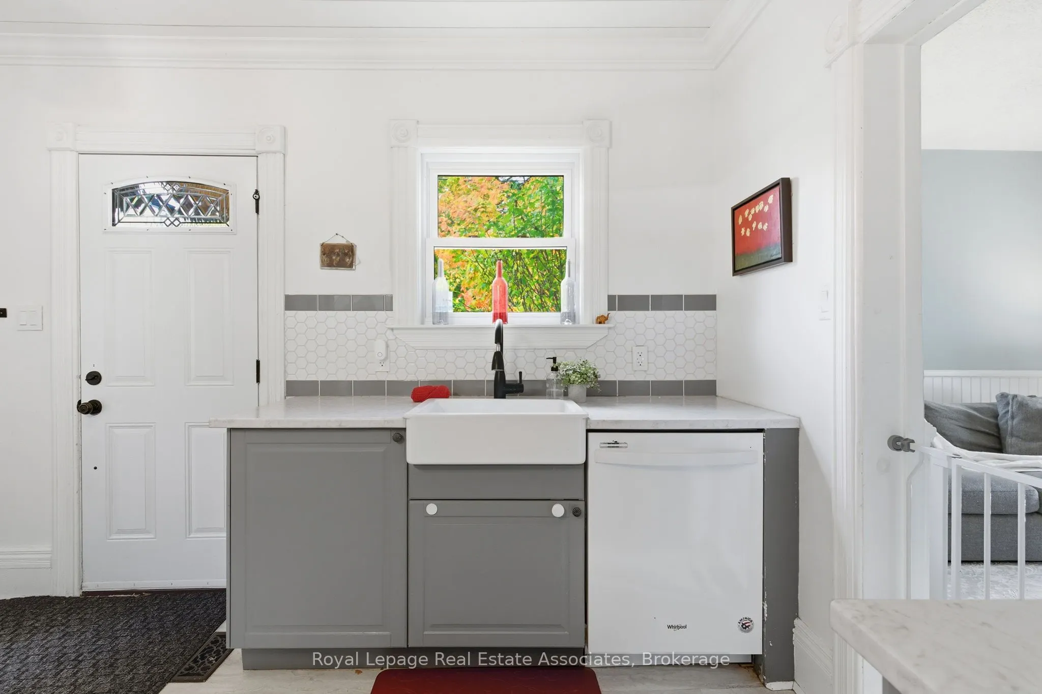3 Shaw Avenue E