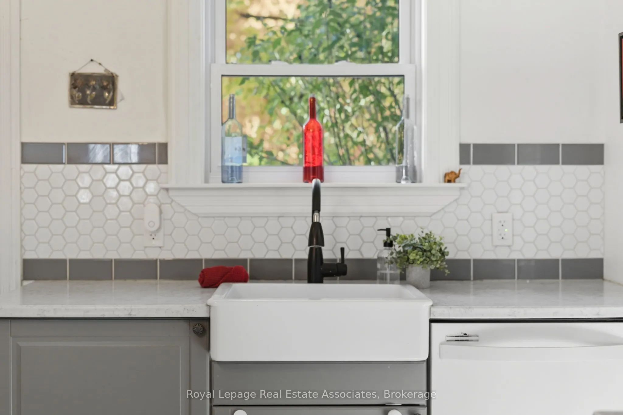 3 Shaw Avenue E