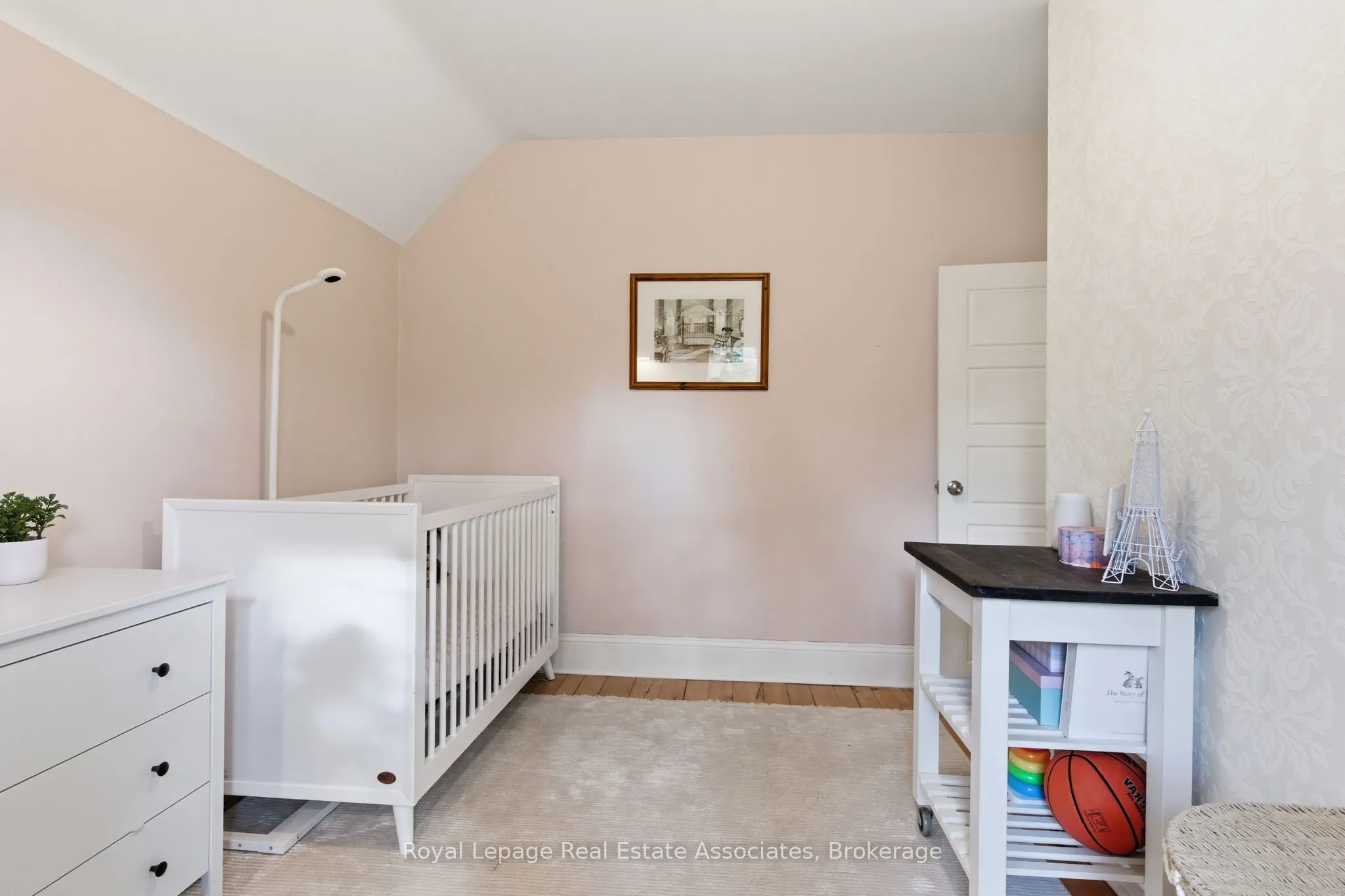 3 Shaw Avenue E