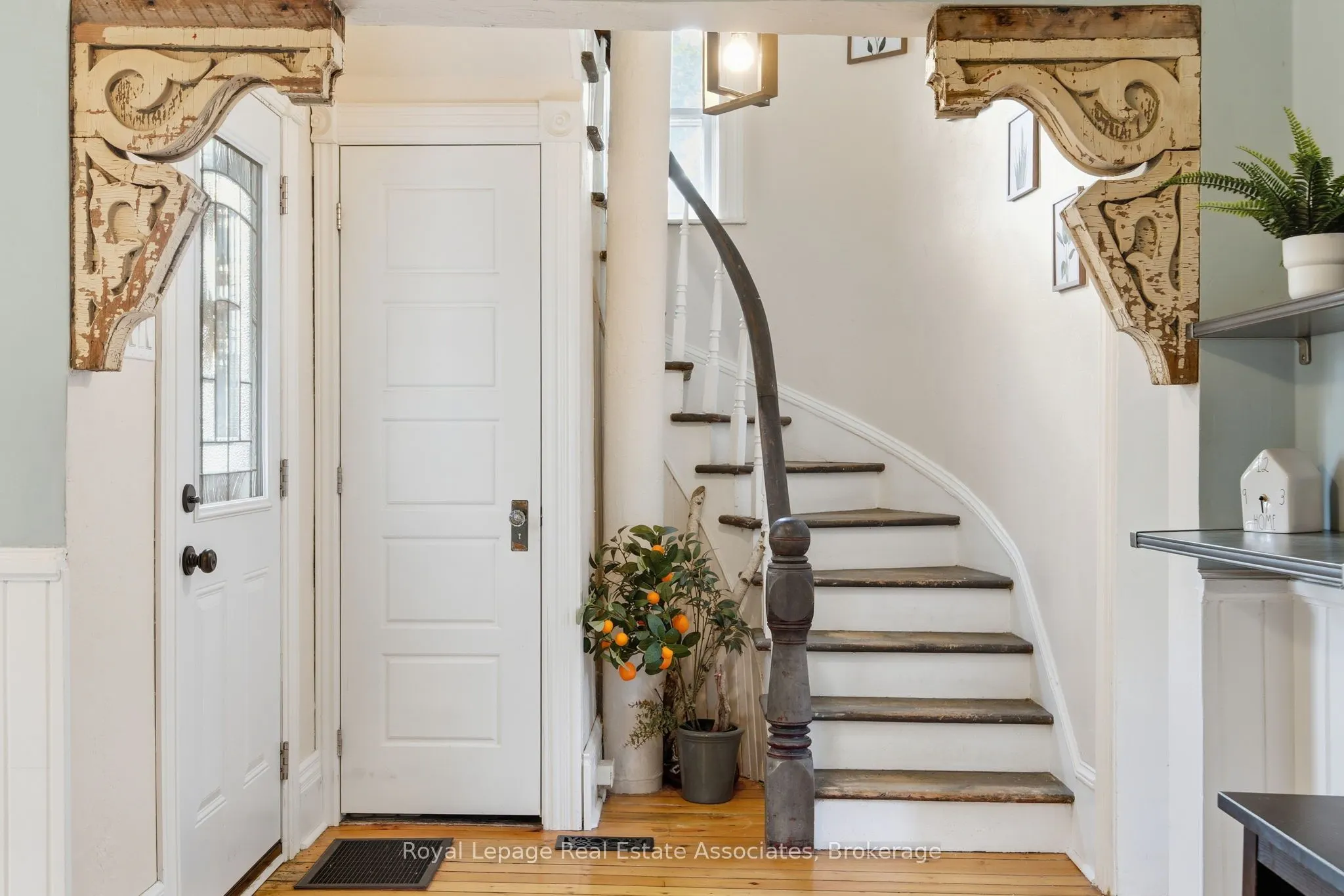 3 Shaw Avenue E