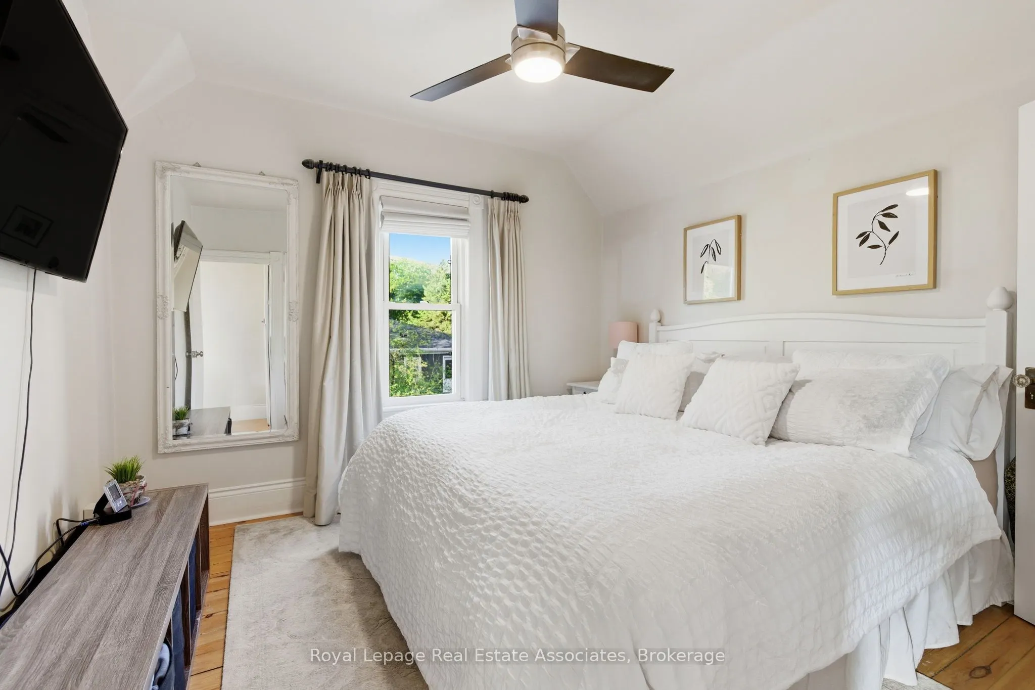 3 Shaw Avenue E
