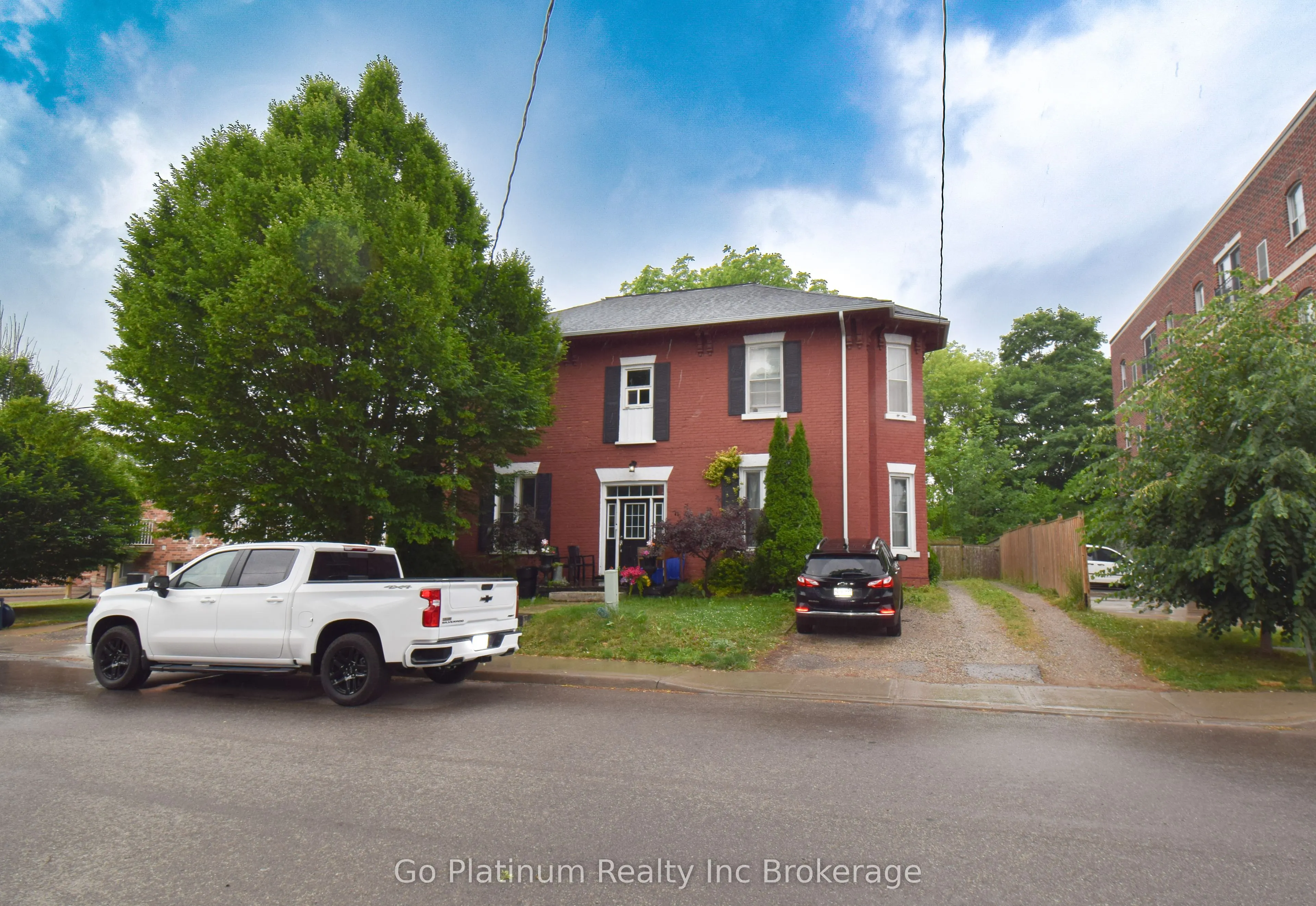 44 Brock Street