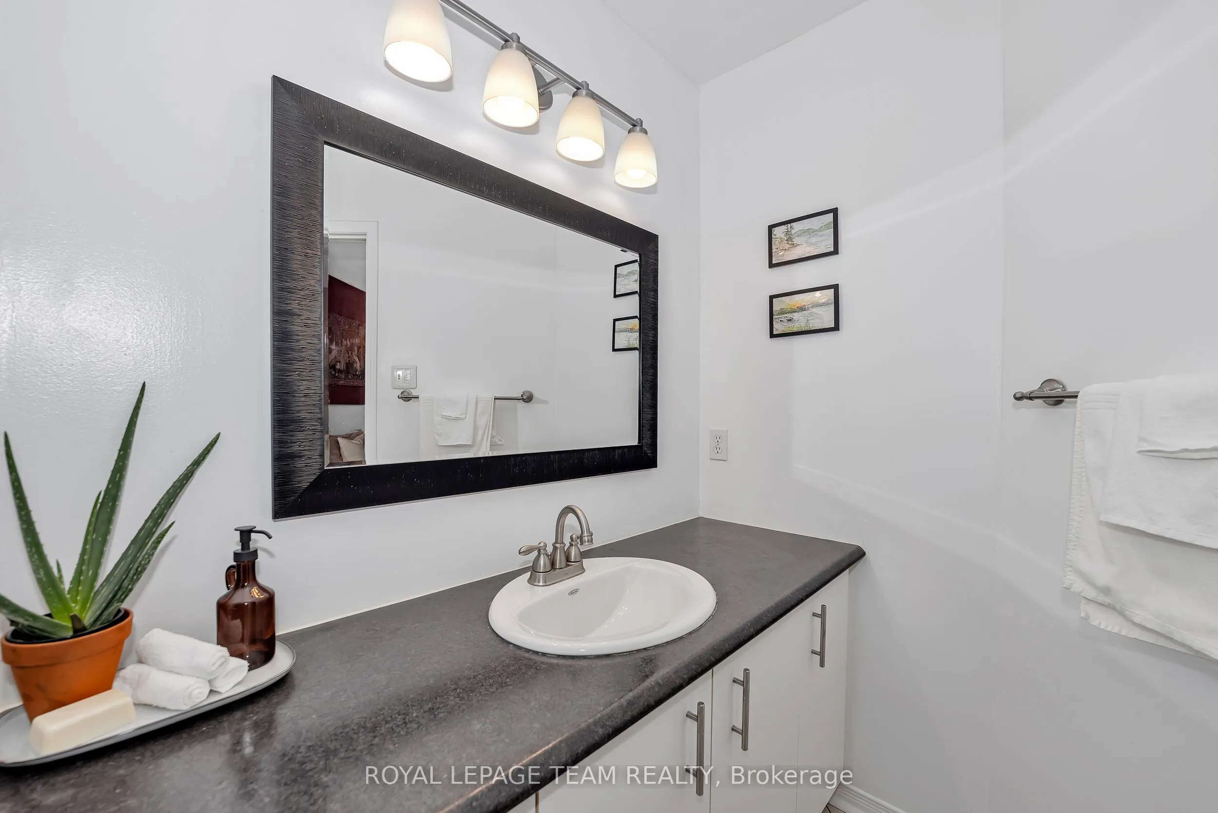 518 Lisgar Street, #9