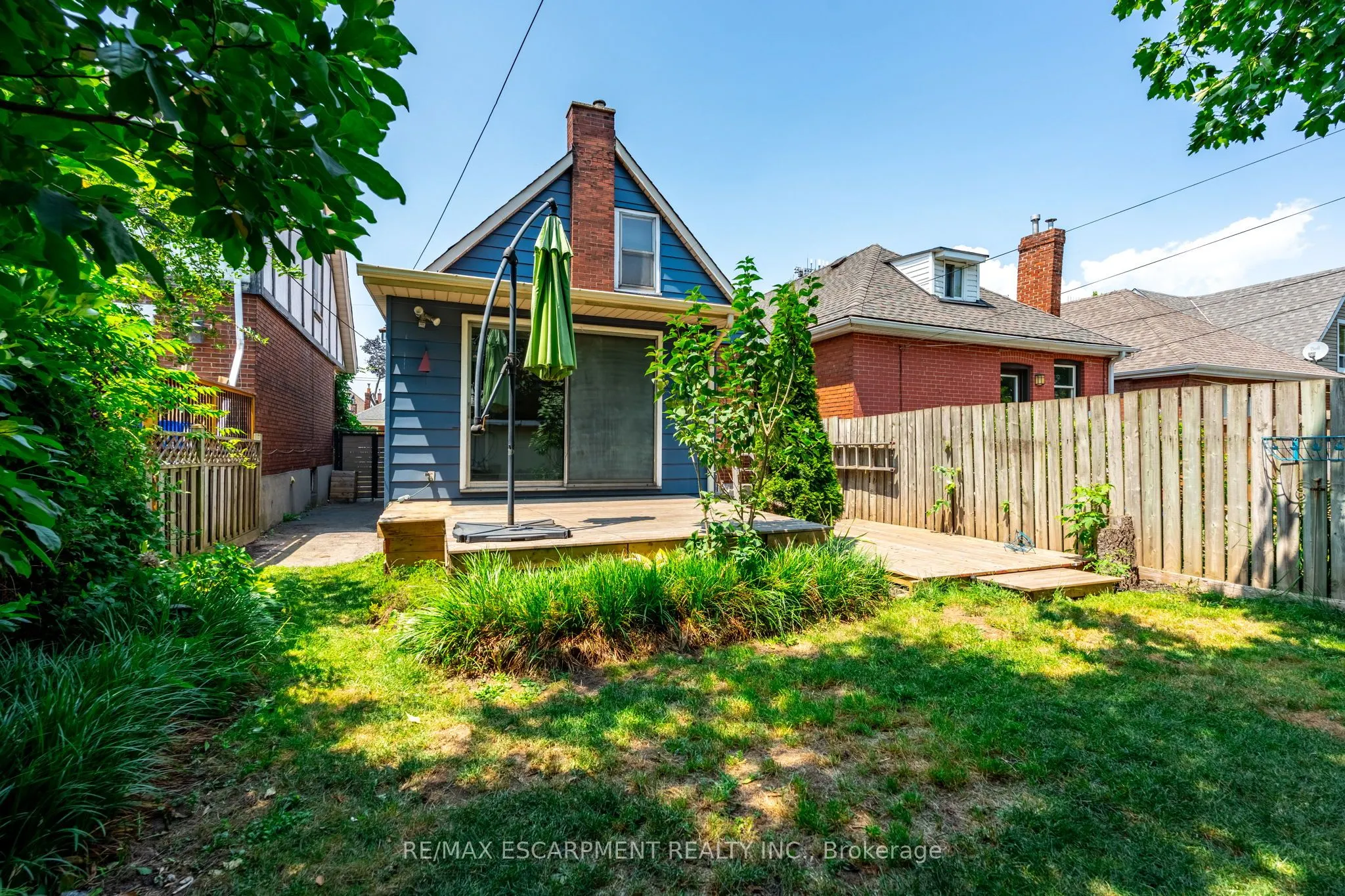 52 Connaught Avenue N