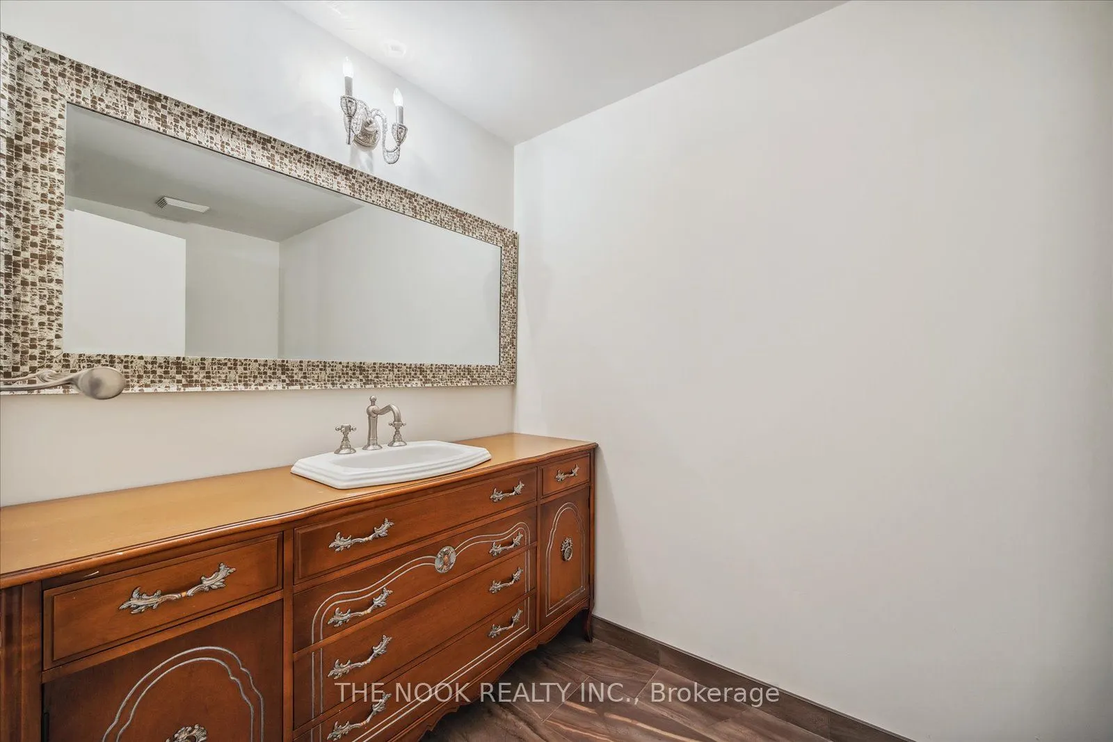 38 Walton Street, #308