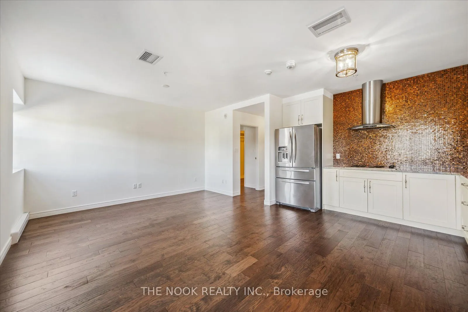38 Walton Street, #308