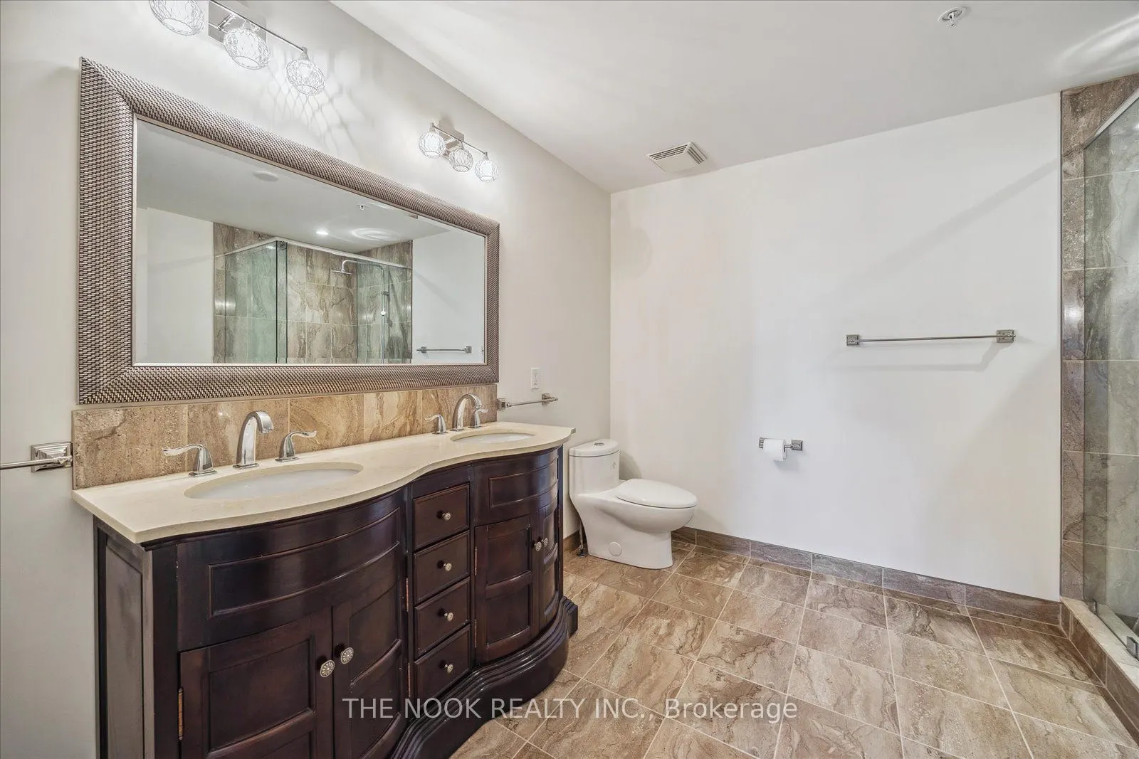 38 Walton Street, #308