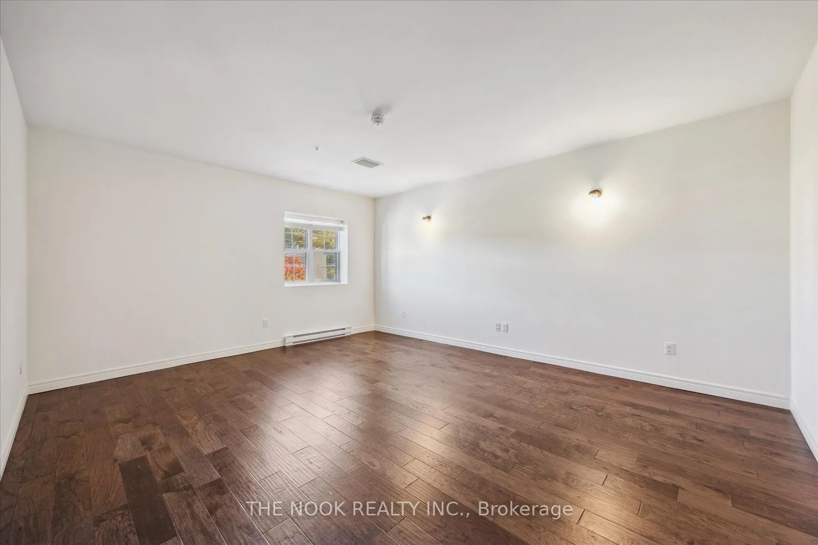 38 Walton Street, #308