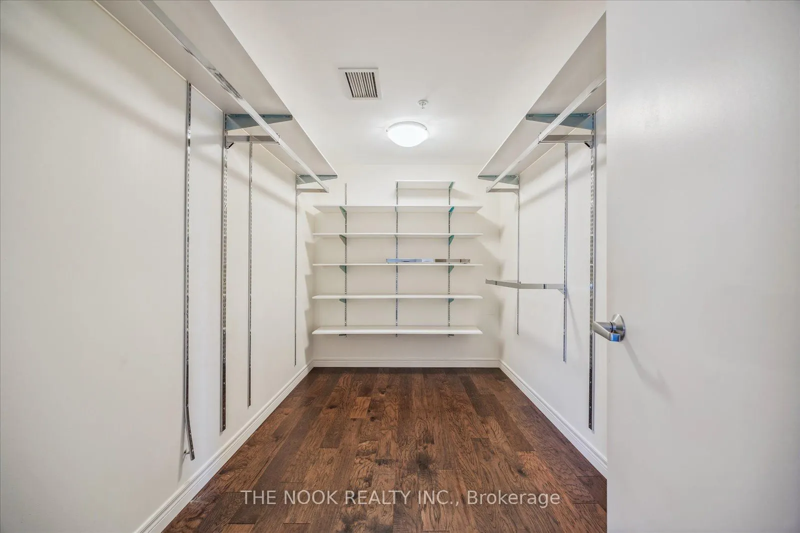 38 Walton Street, #308