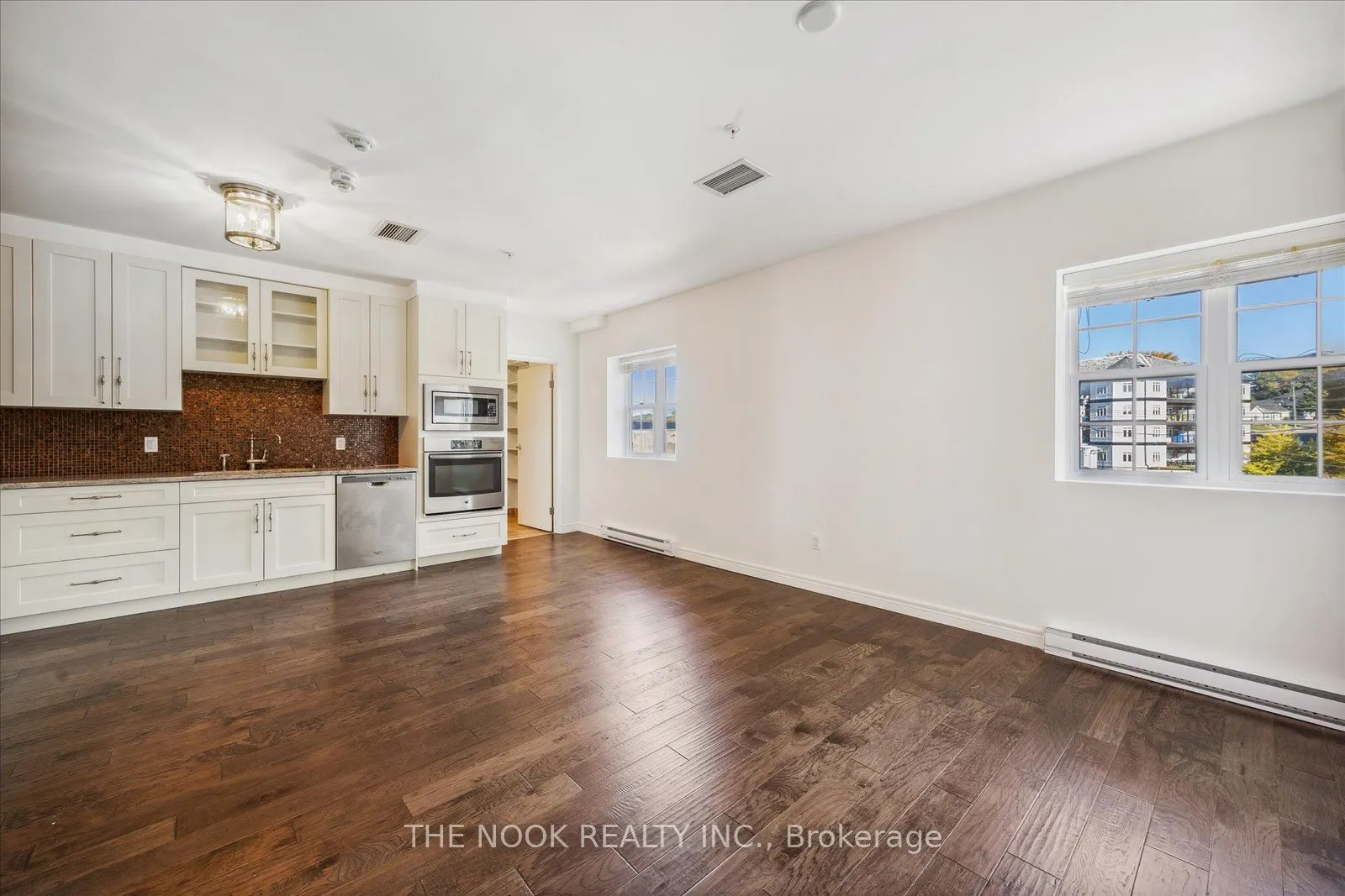 38 Walton Street, #308