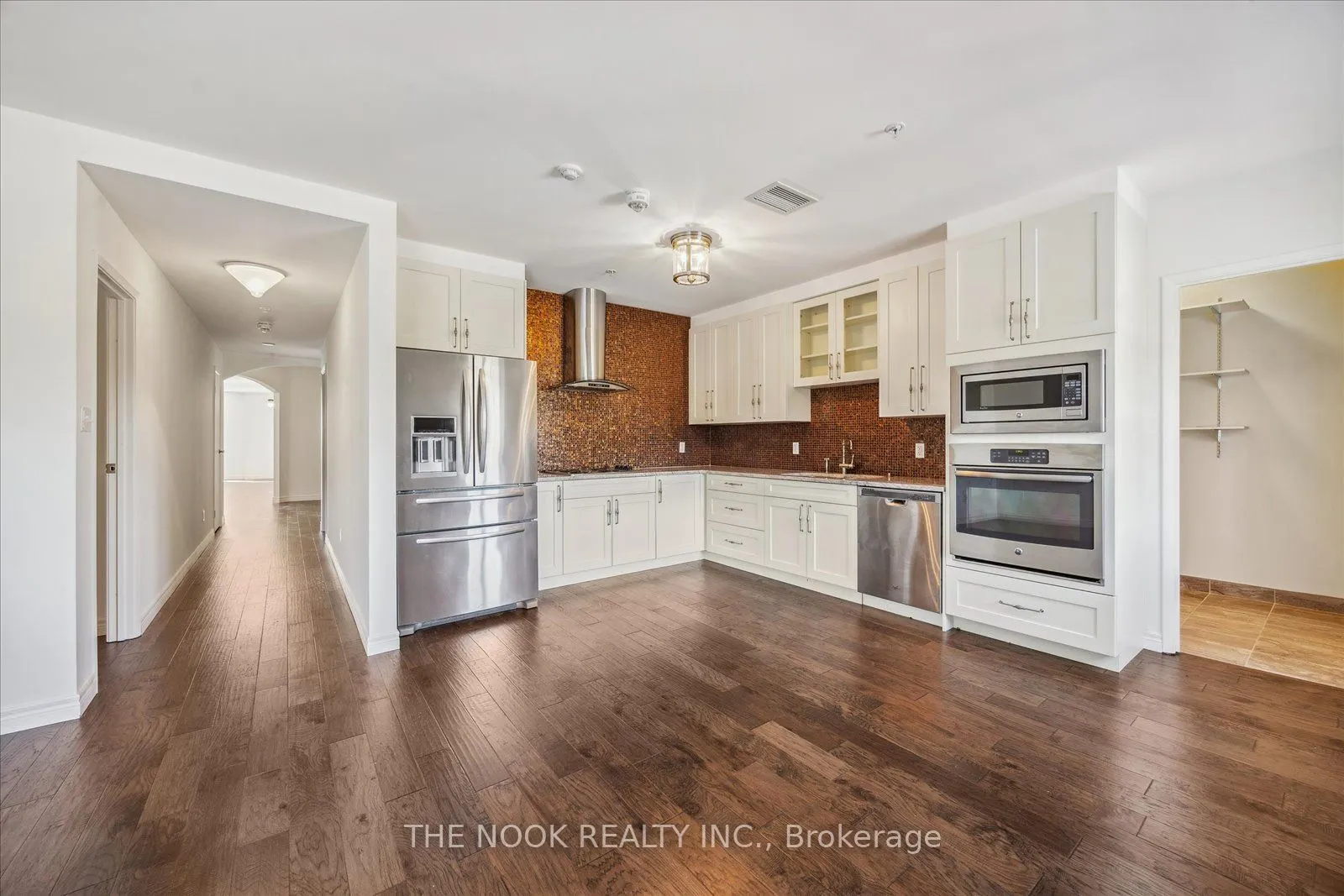 38 Walton Street, #308