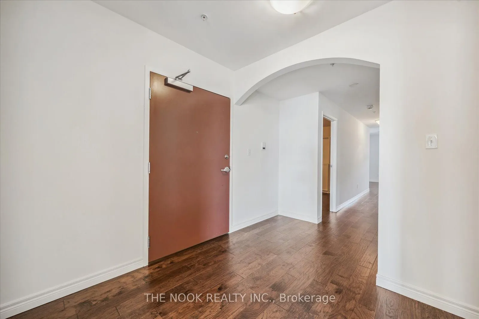 38 Walton Street, #308