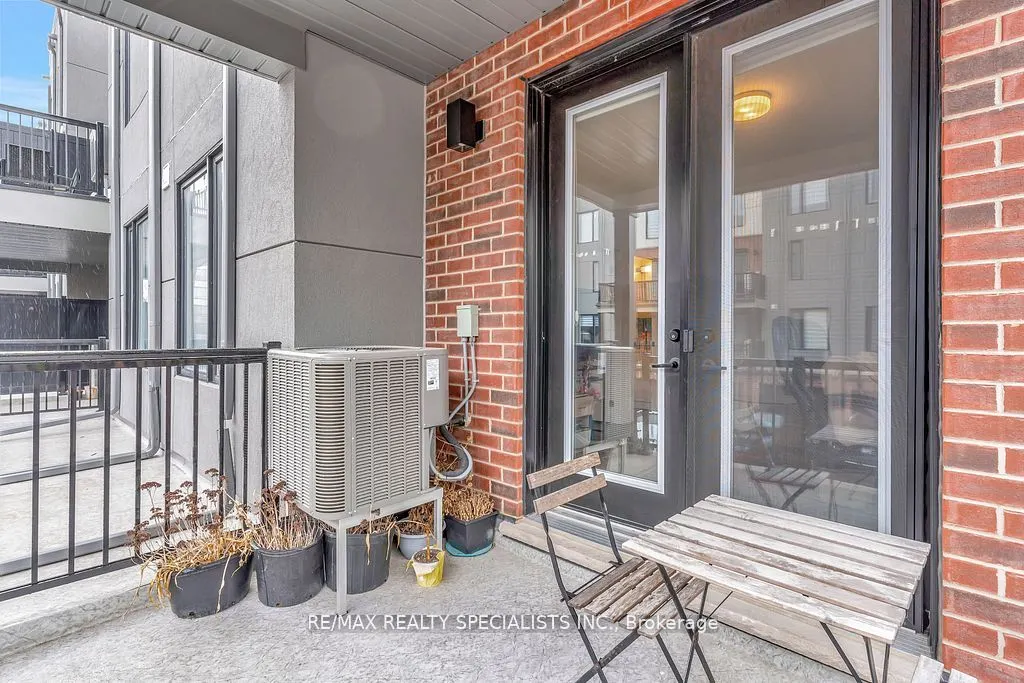 99 Roger Street, #21