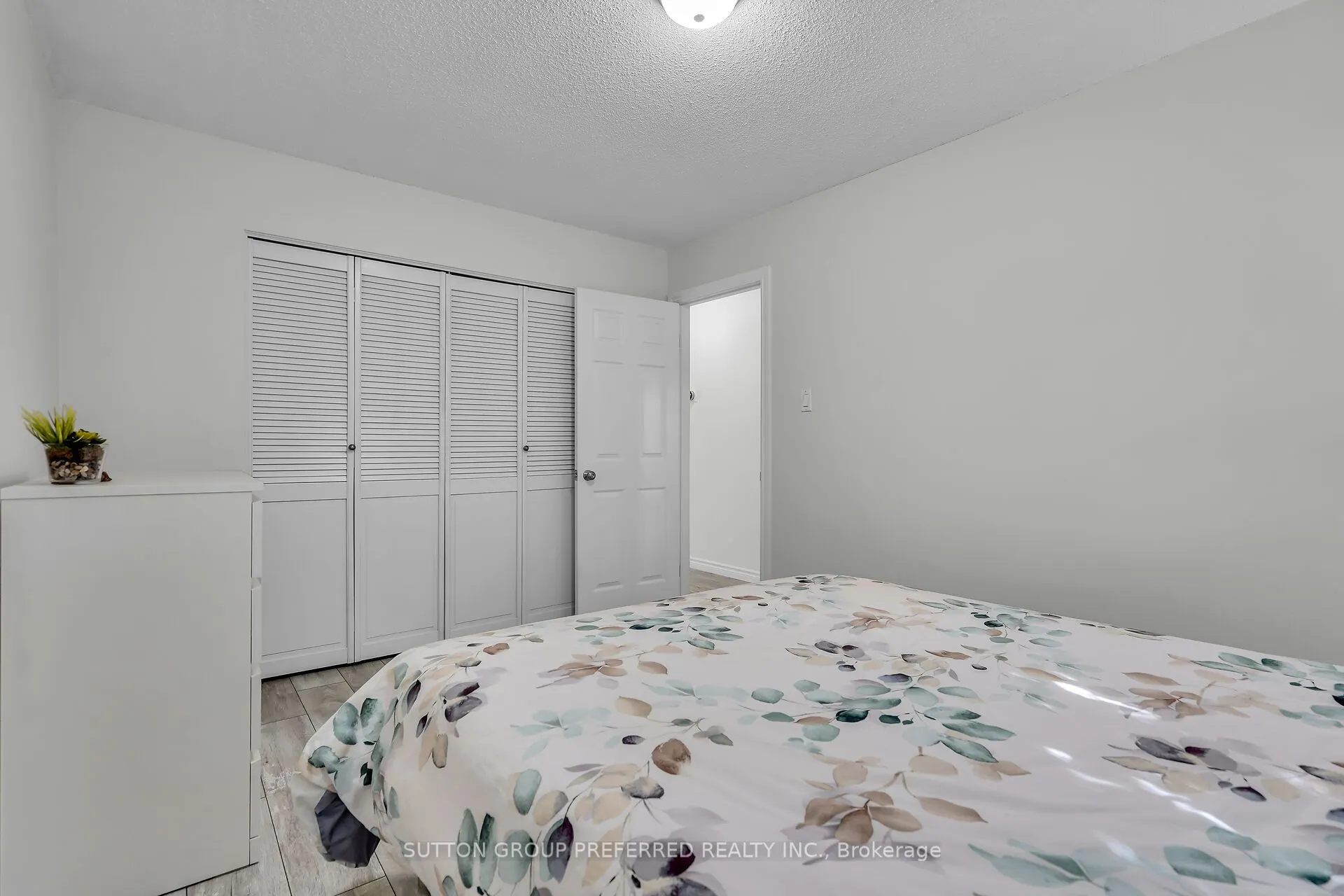 34 Hearthside Place