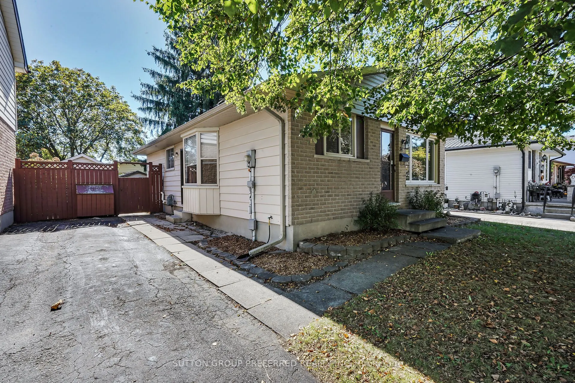 34 Hearthside Place
