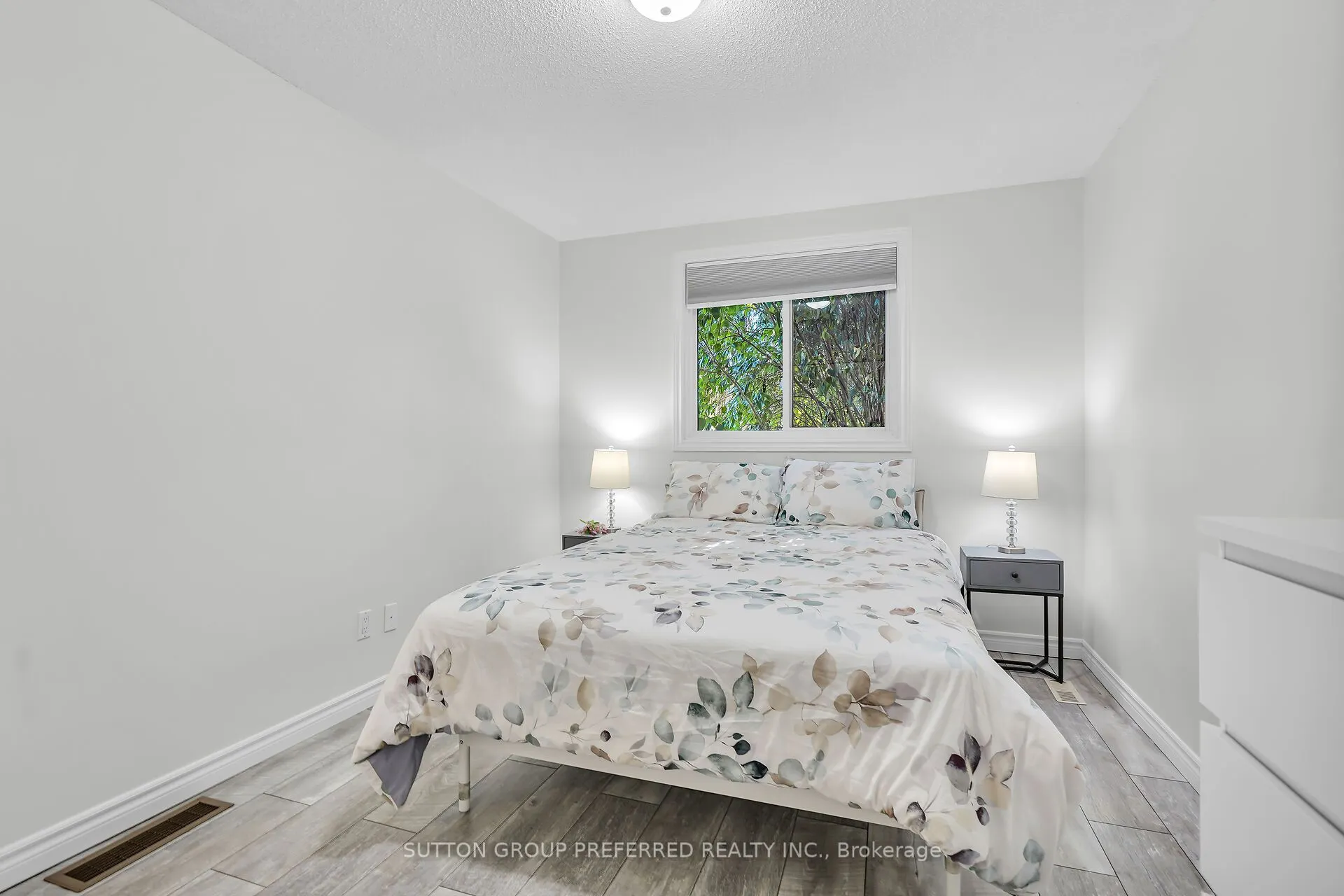 34 Hearthside Place