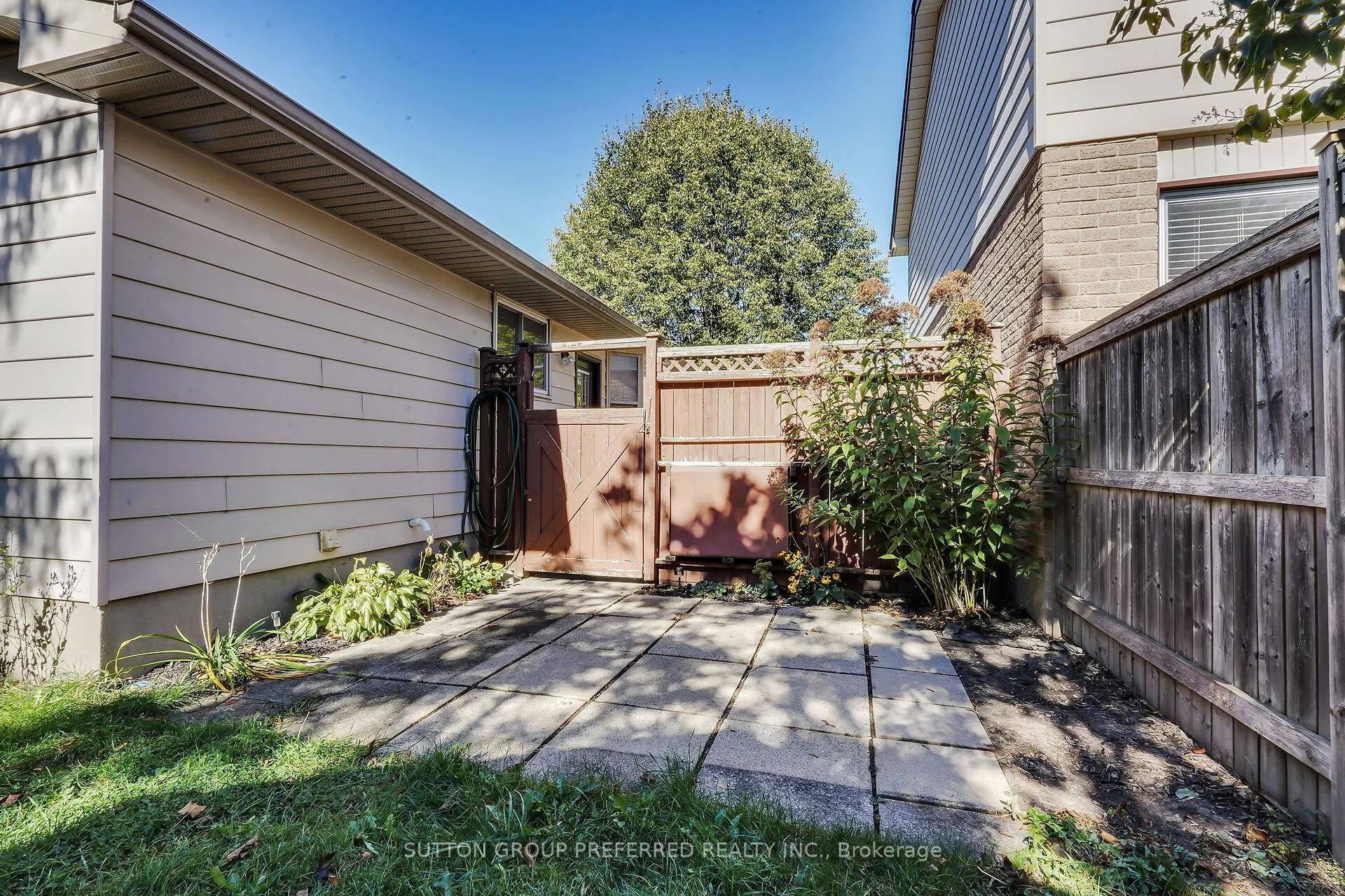 34 Hearthside Place