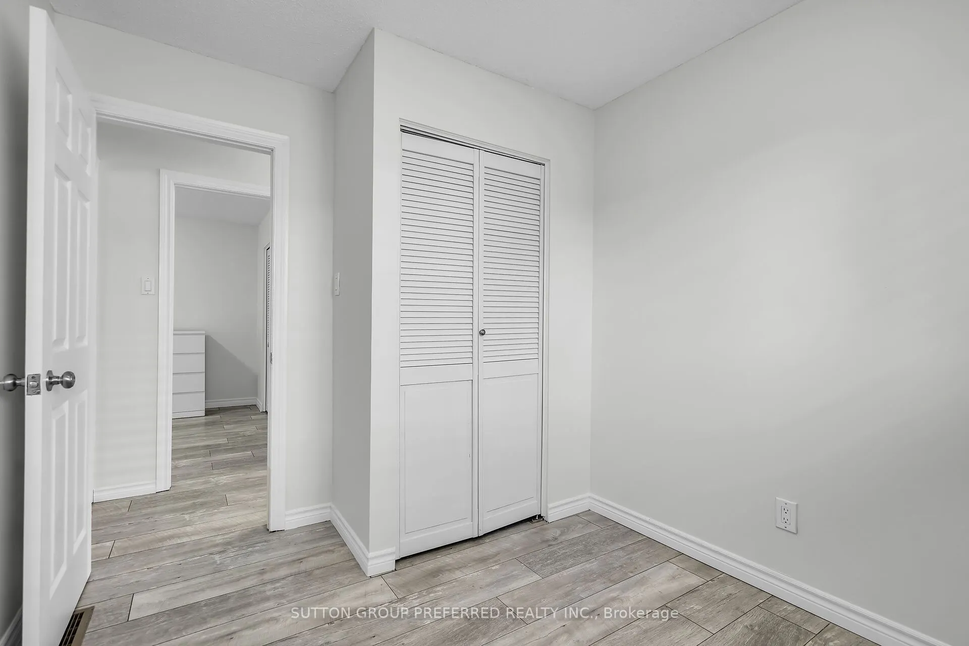 34 Hearthside Place
