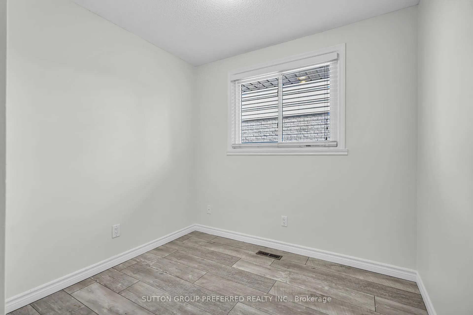 34 Hearthside Place
