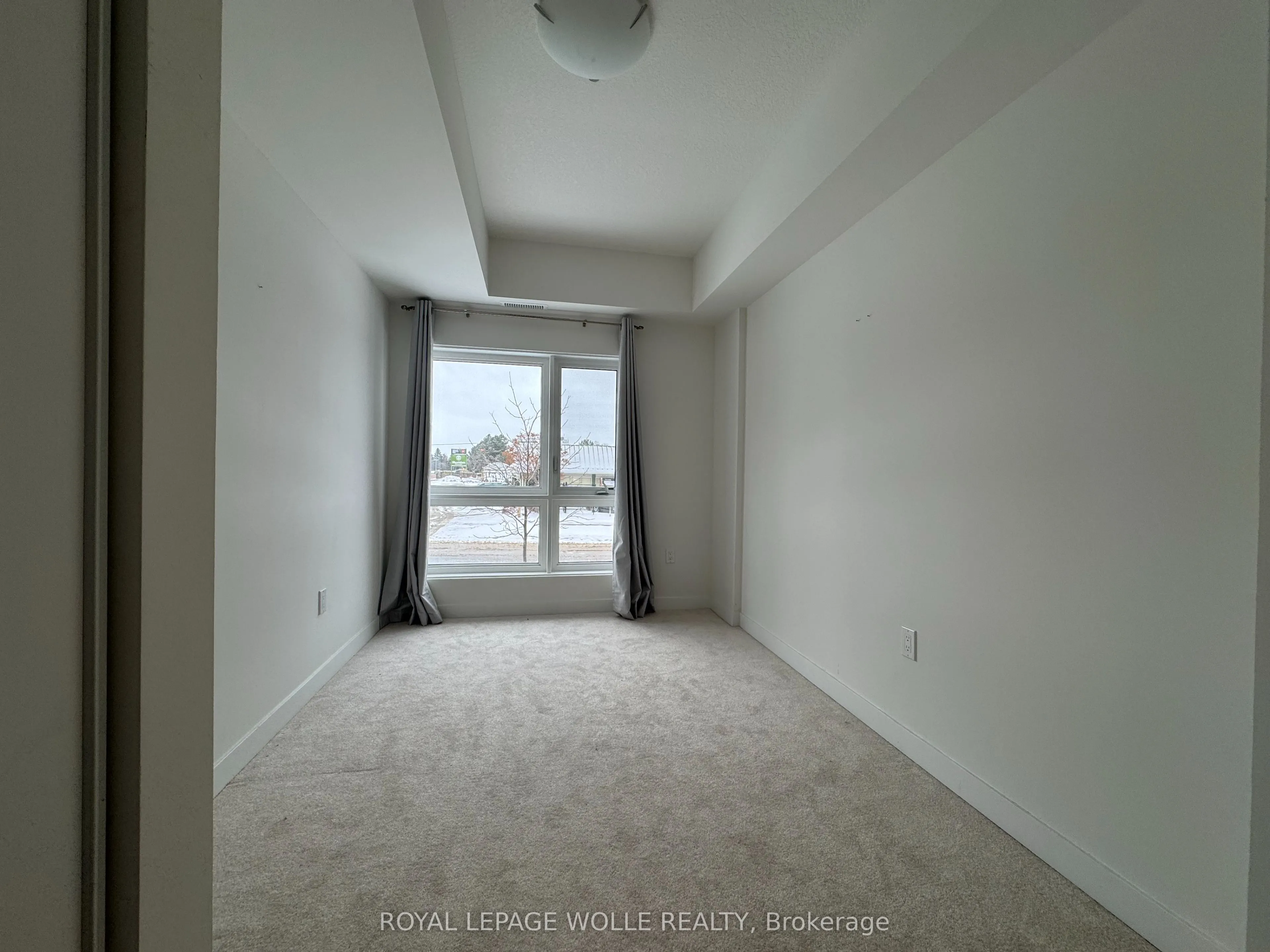 10 Palace Street, #33