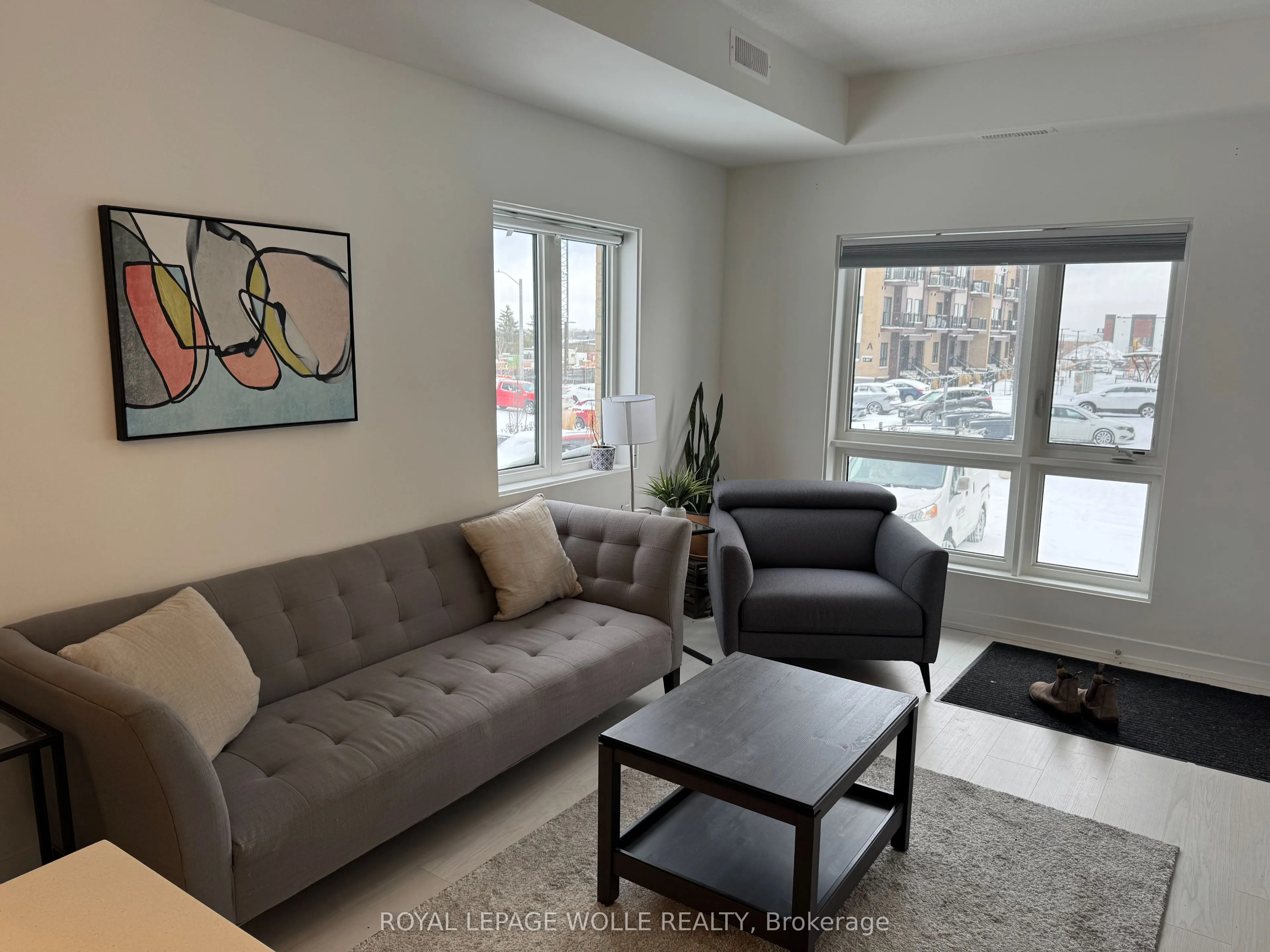 10 Palace Street, #33