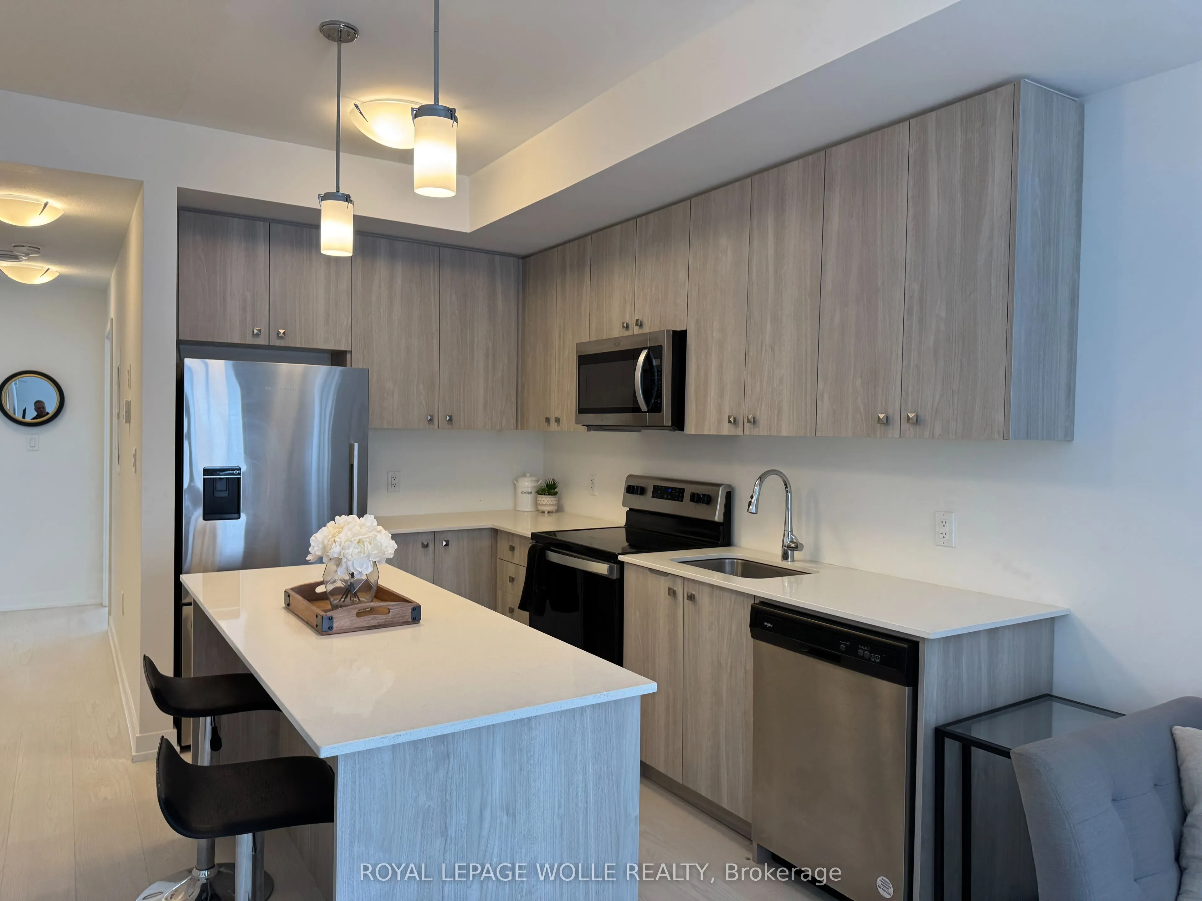 10 Palace Street, #33