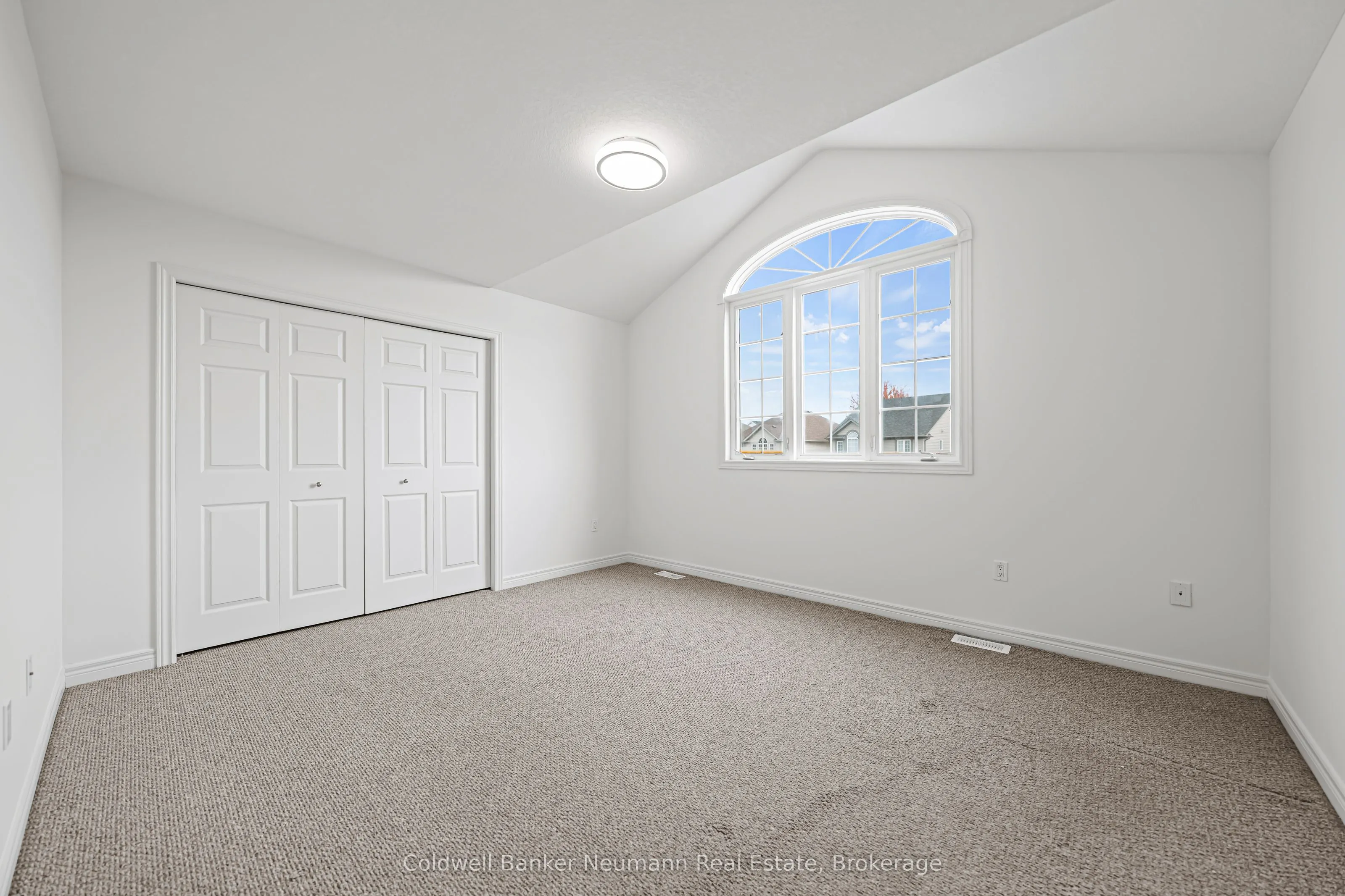 42 Mcarthur Drive