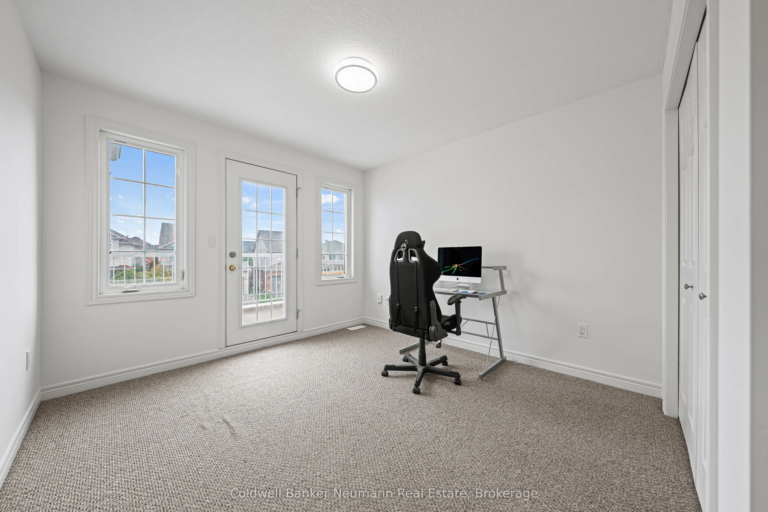 42 Mcarthur Drive