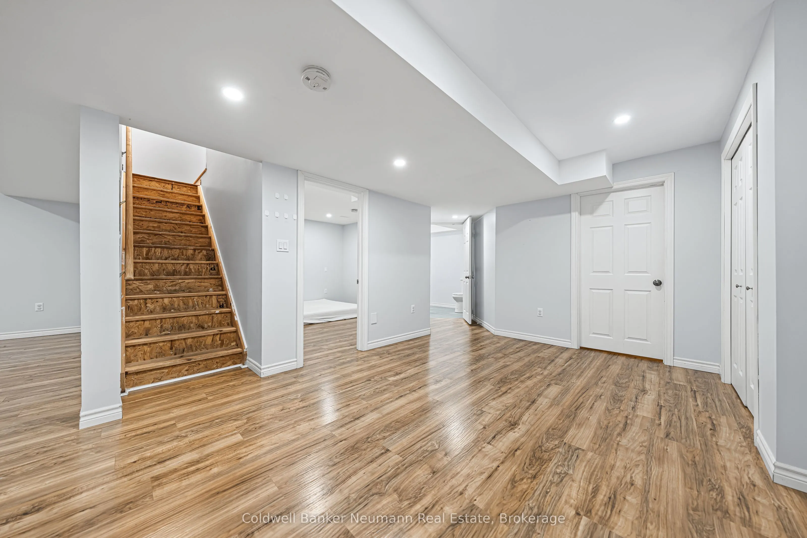 42 Mcarthur Drive