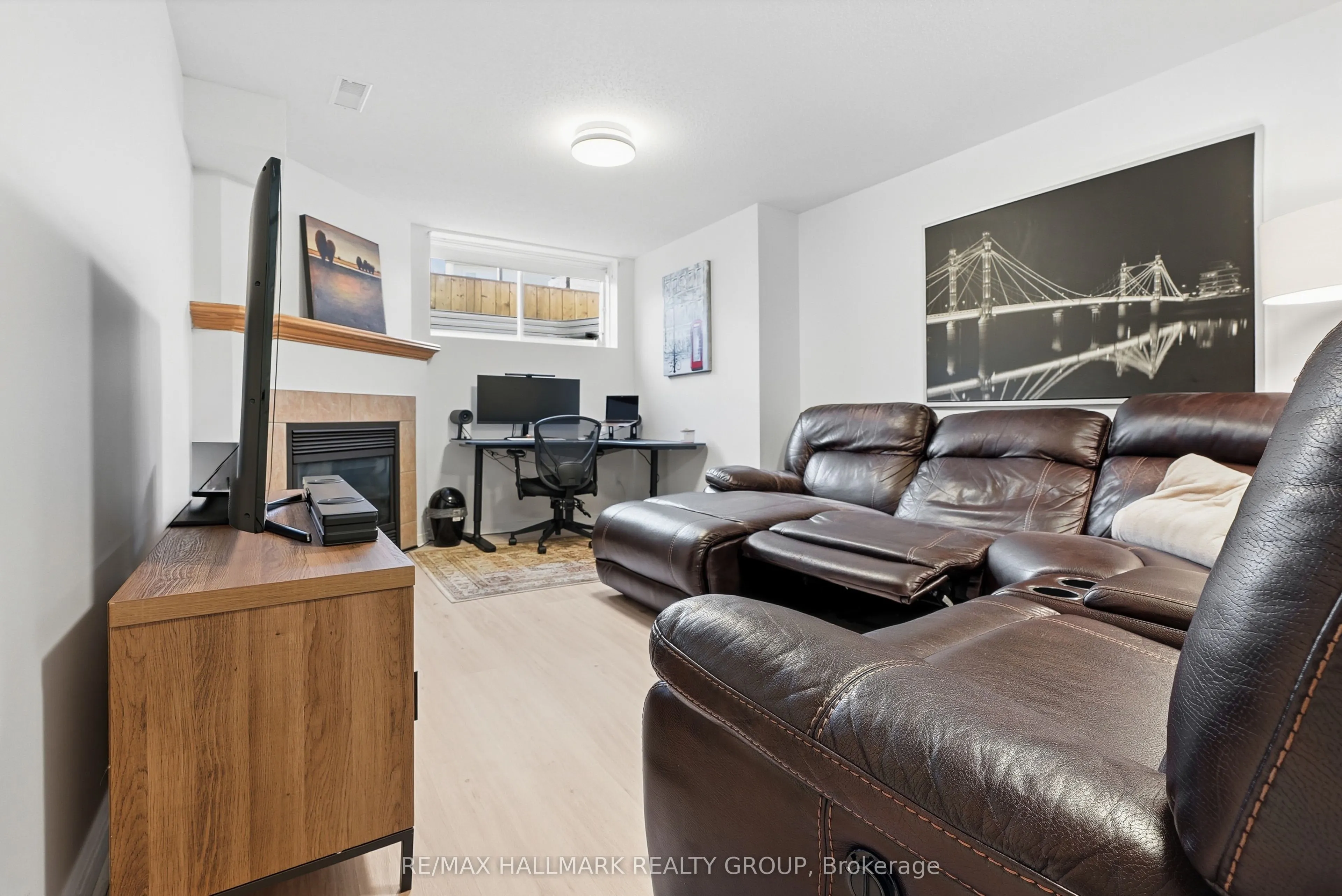 2044 Bergamot Circle