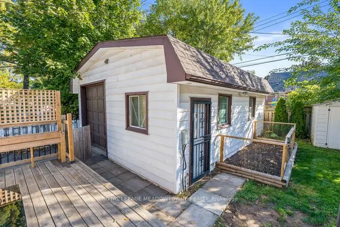 284 Ivon Avenue