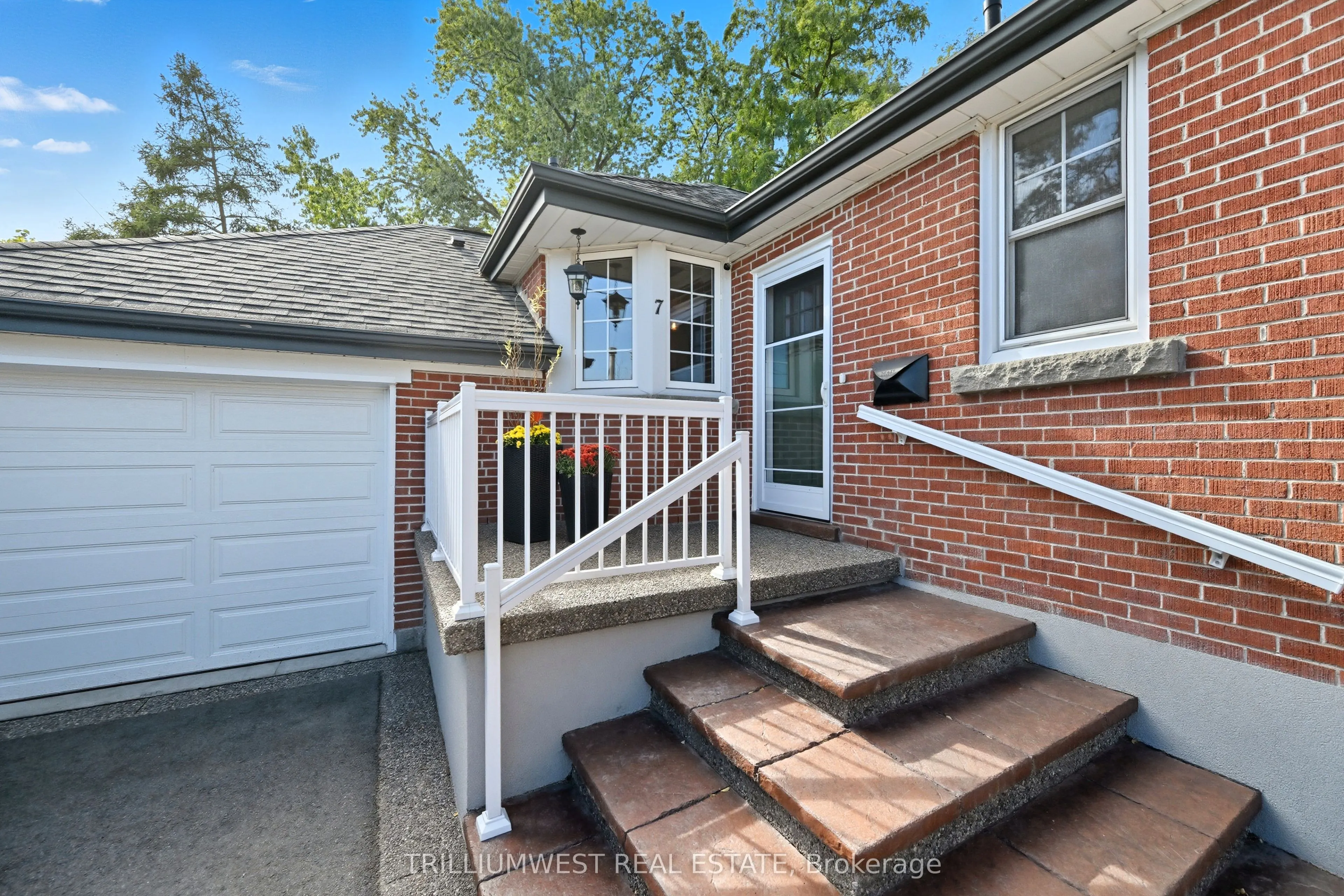 7 Avalon Avenue