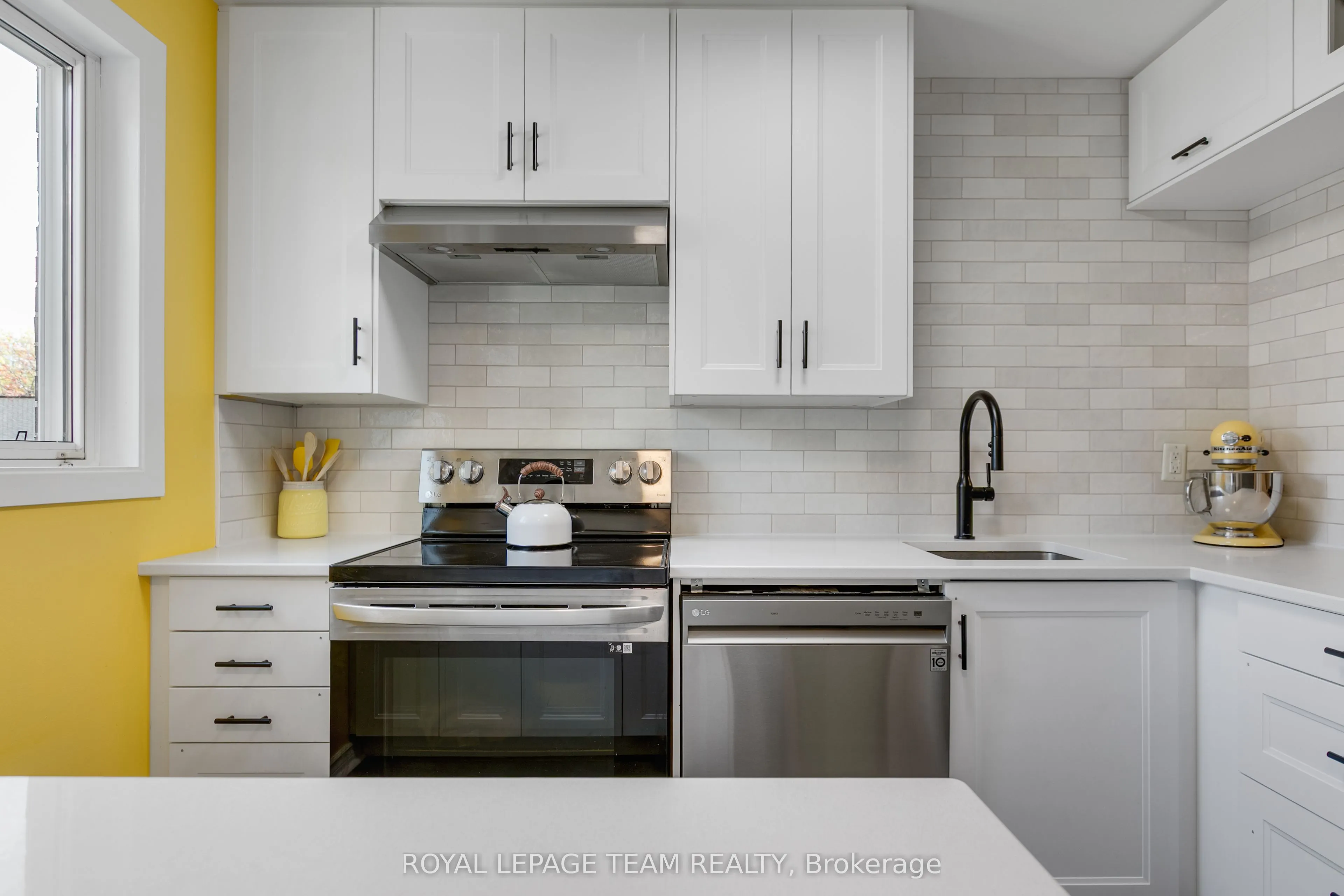 114 Valley Stream Drive, #D