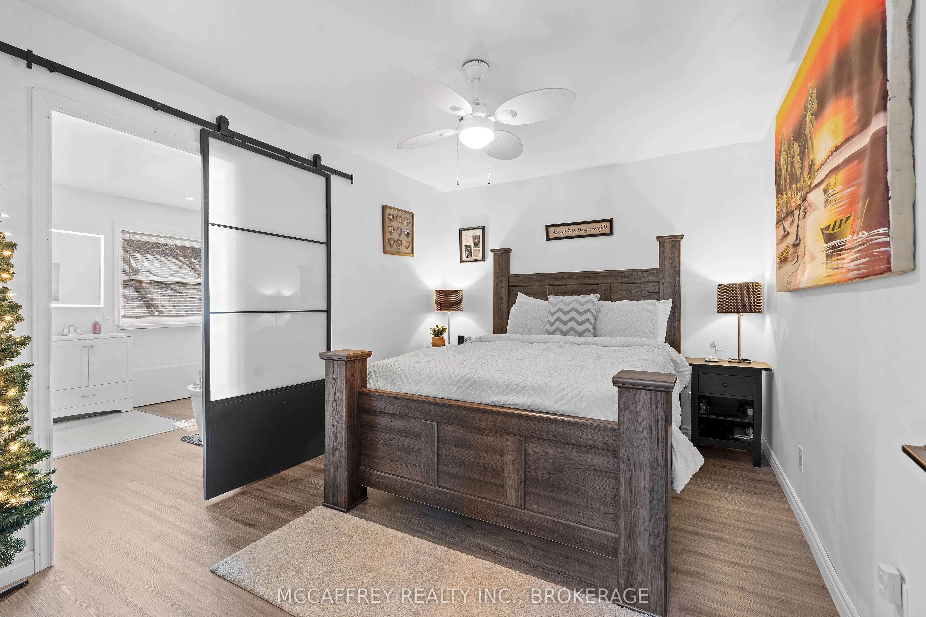 137 Thomas Street W