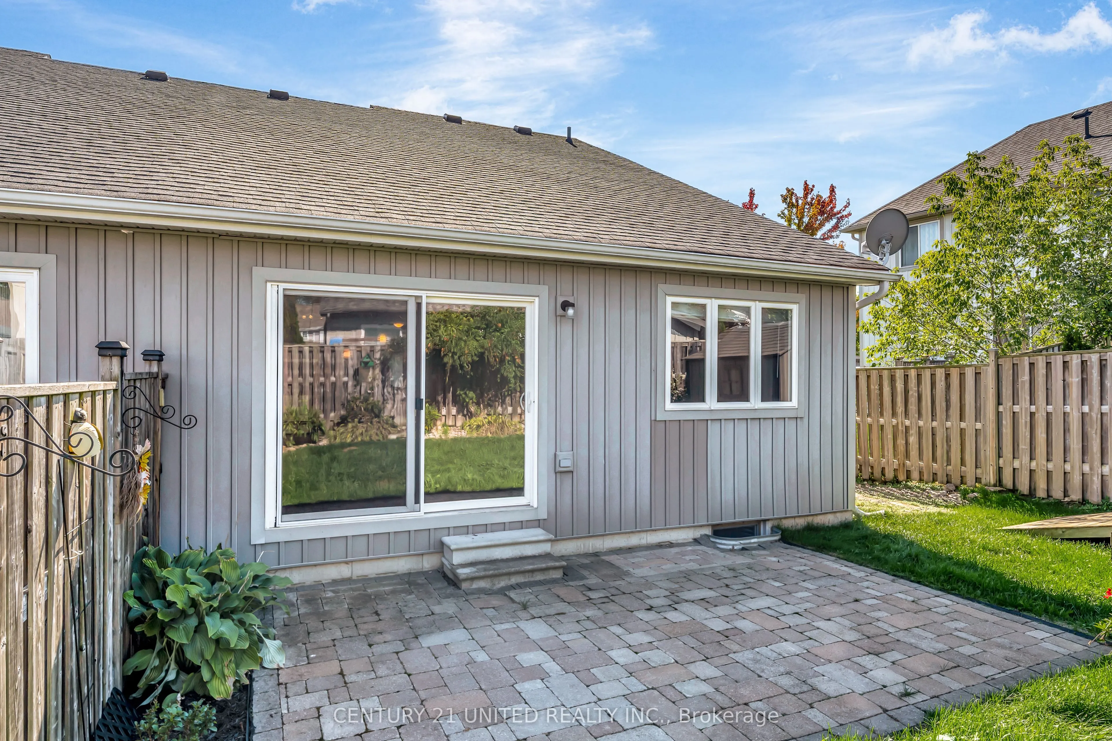 63 Fallingbrook Crescent