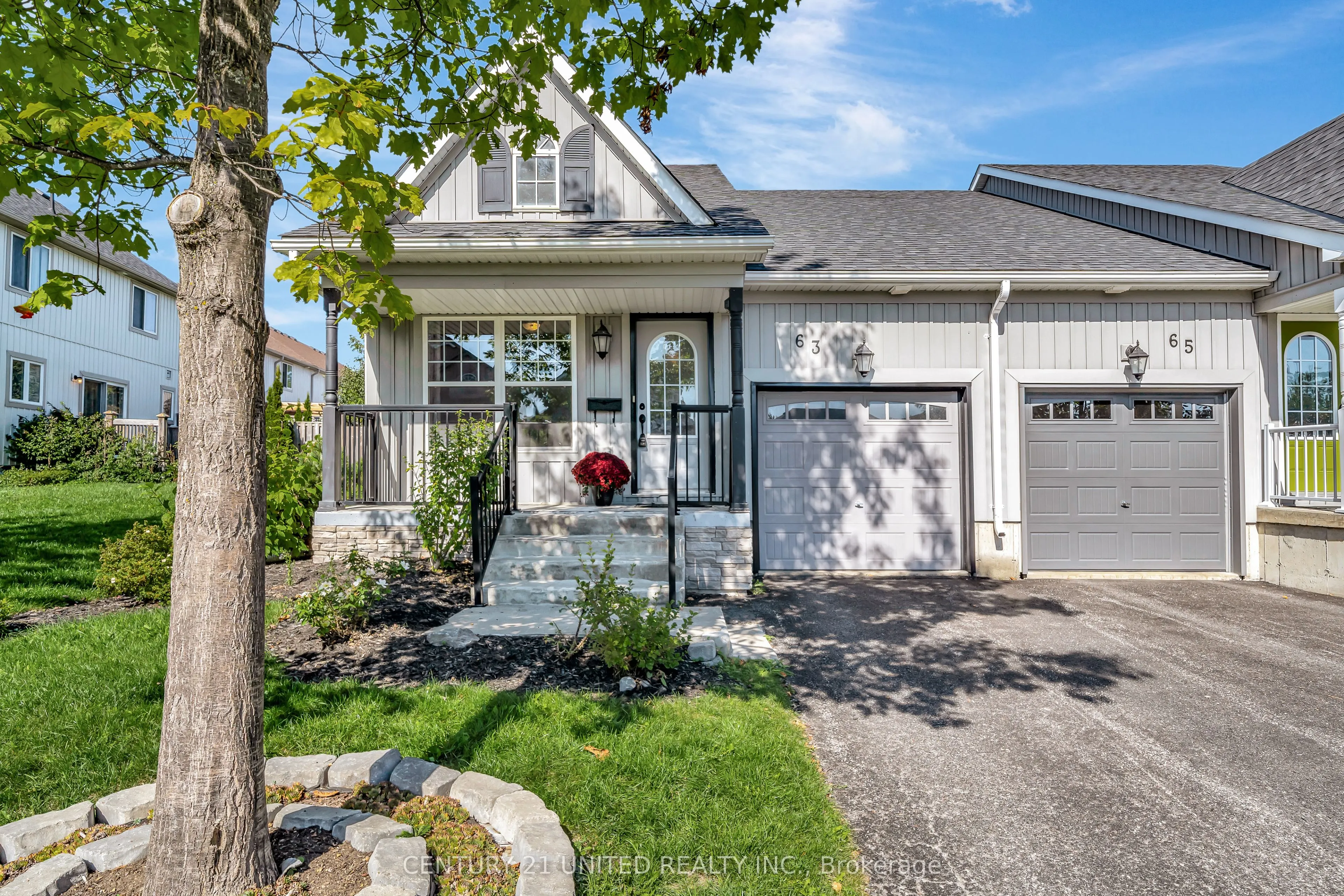 63 Fallingbrook Crescent